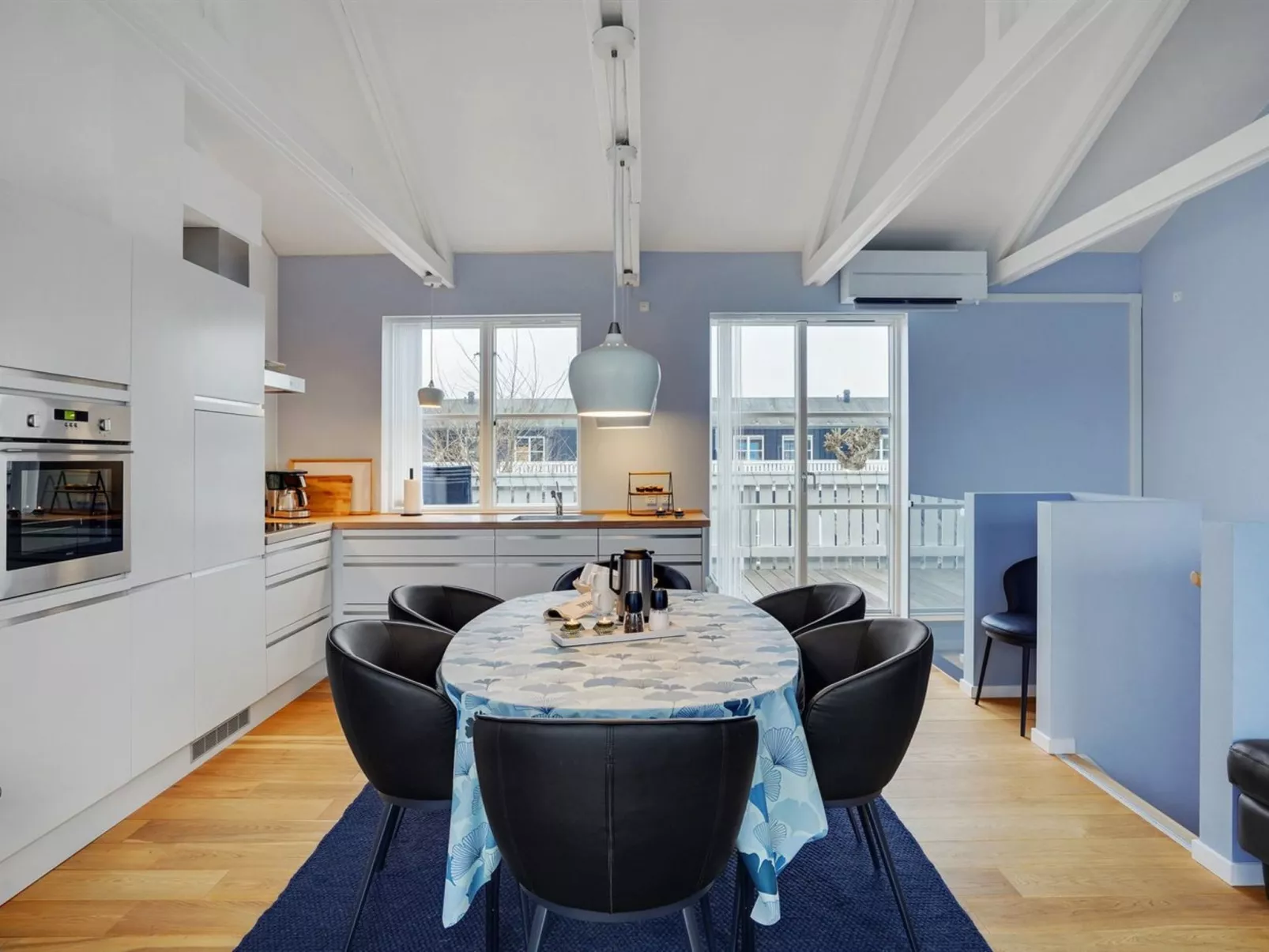 "Venild" - 5m from the sea-Binnen