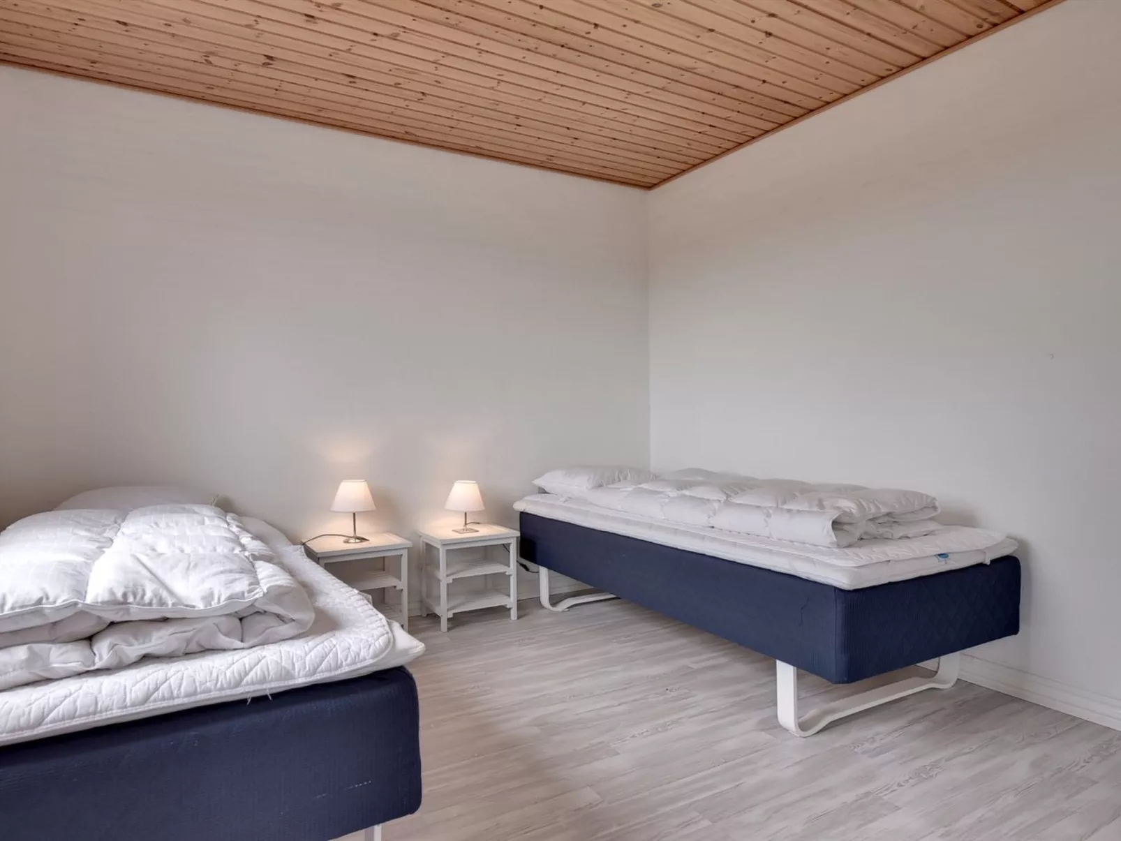 "Dorothea" - 450m to the fjord-Binnen