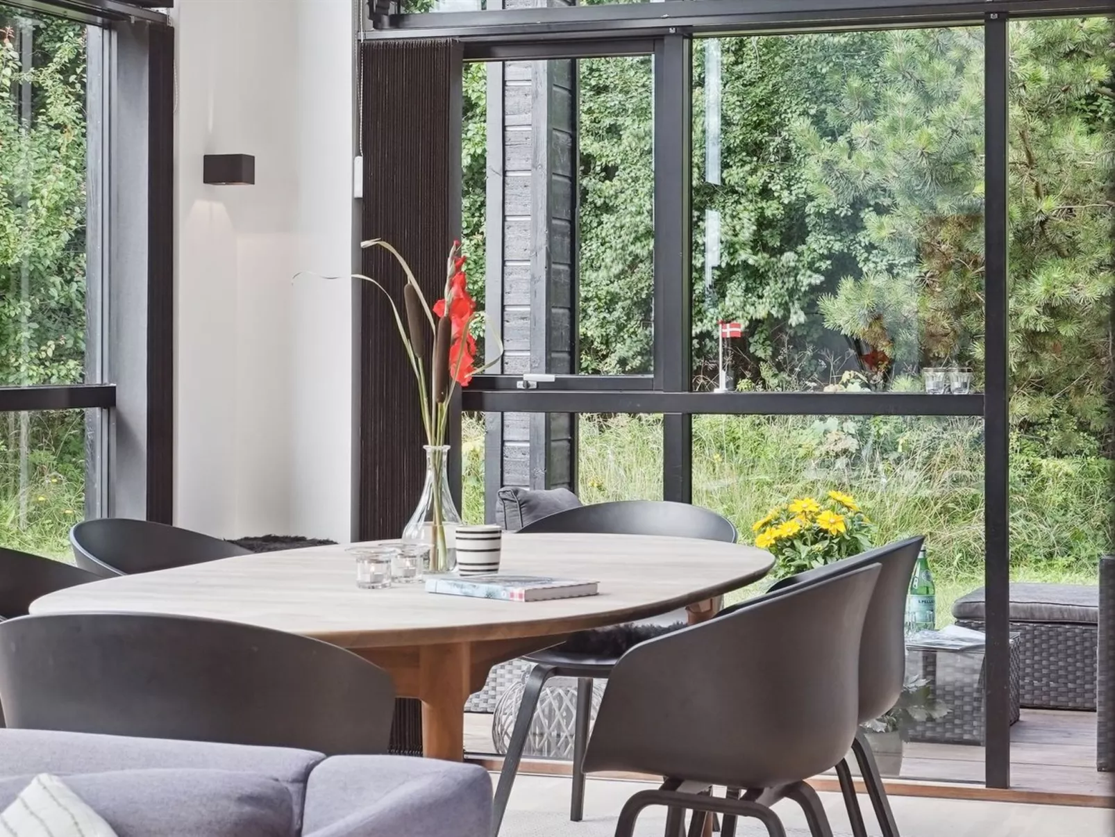 "Herdie" - 900m from the sea-Binnen