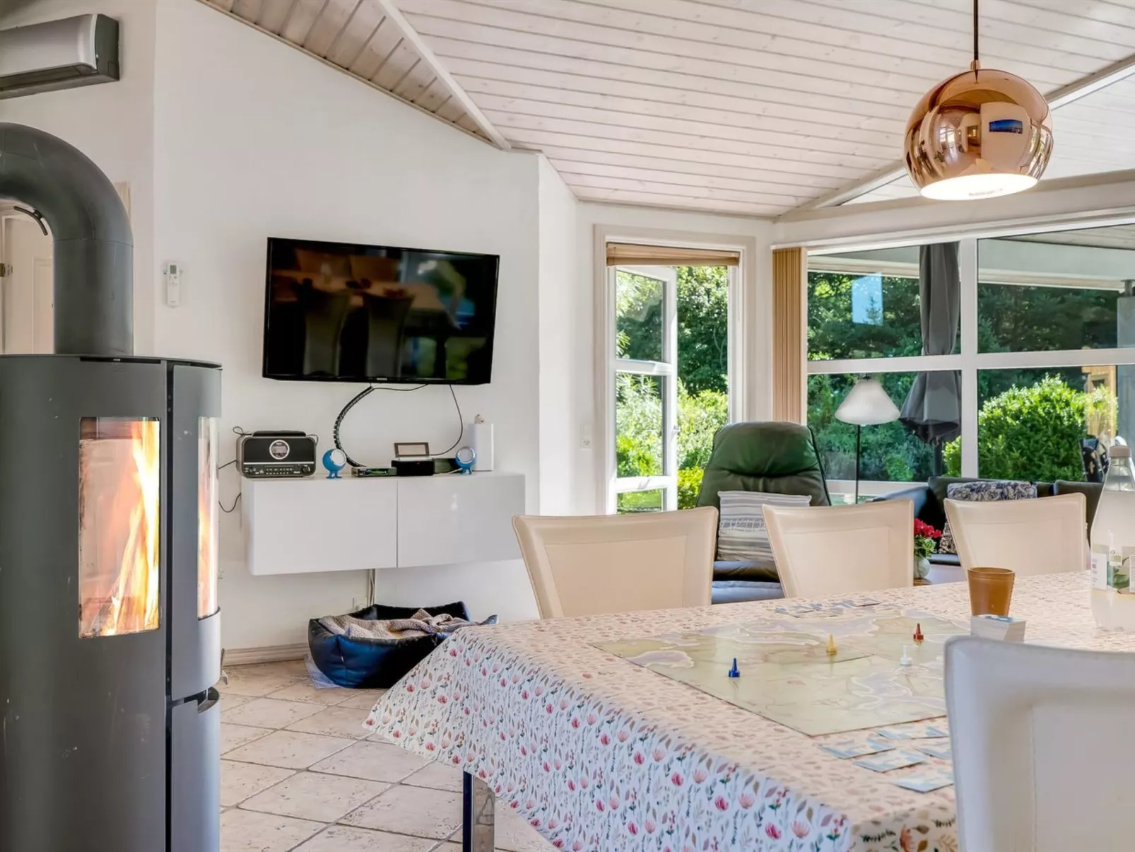 "Bina" - 1.9km from the sea-Binnen