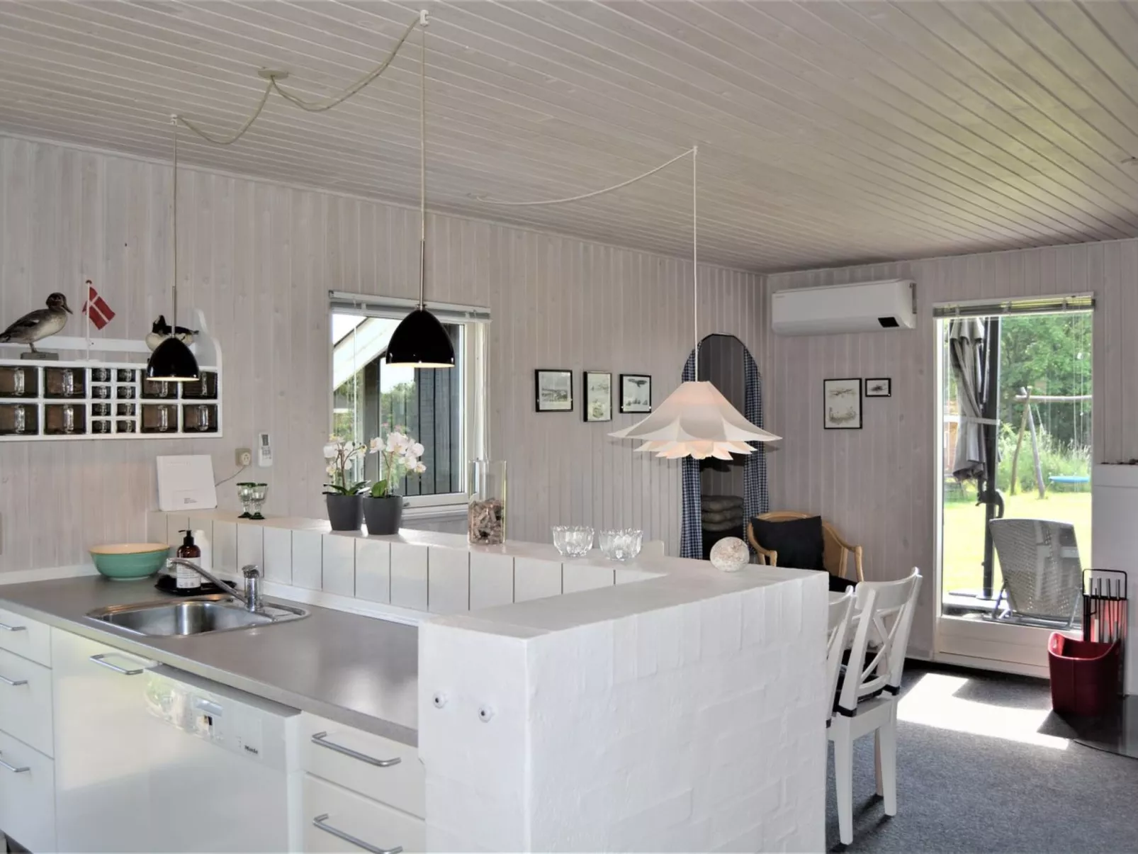 "Kustaa" - 1km from the sea-Binnen