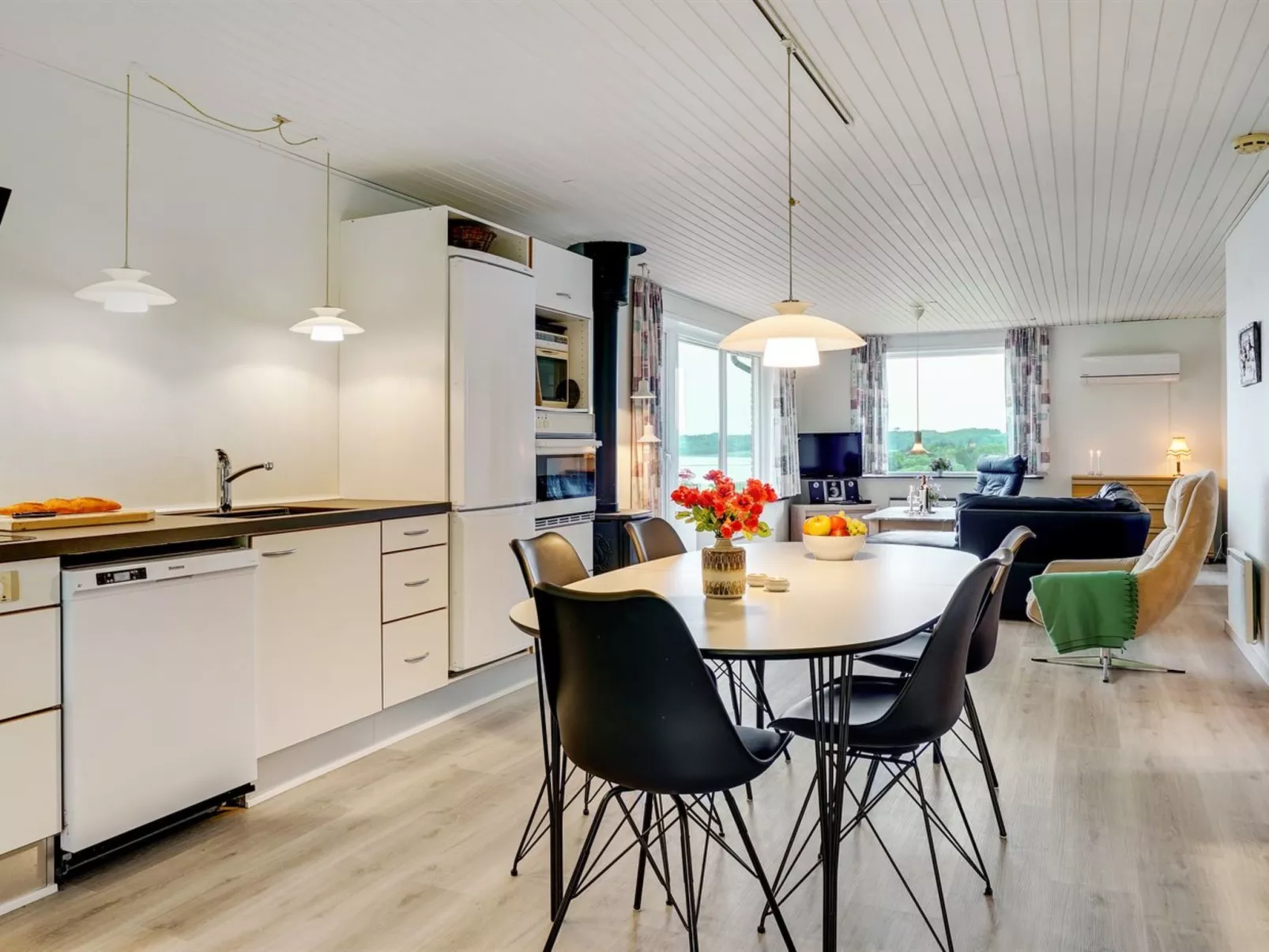 "Ephra" - 250m to the fjord-Binnen