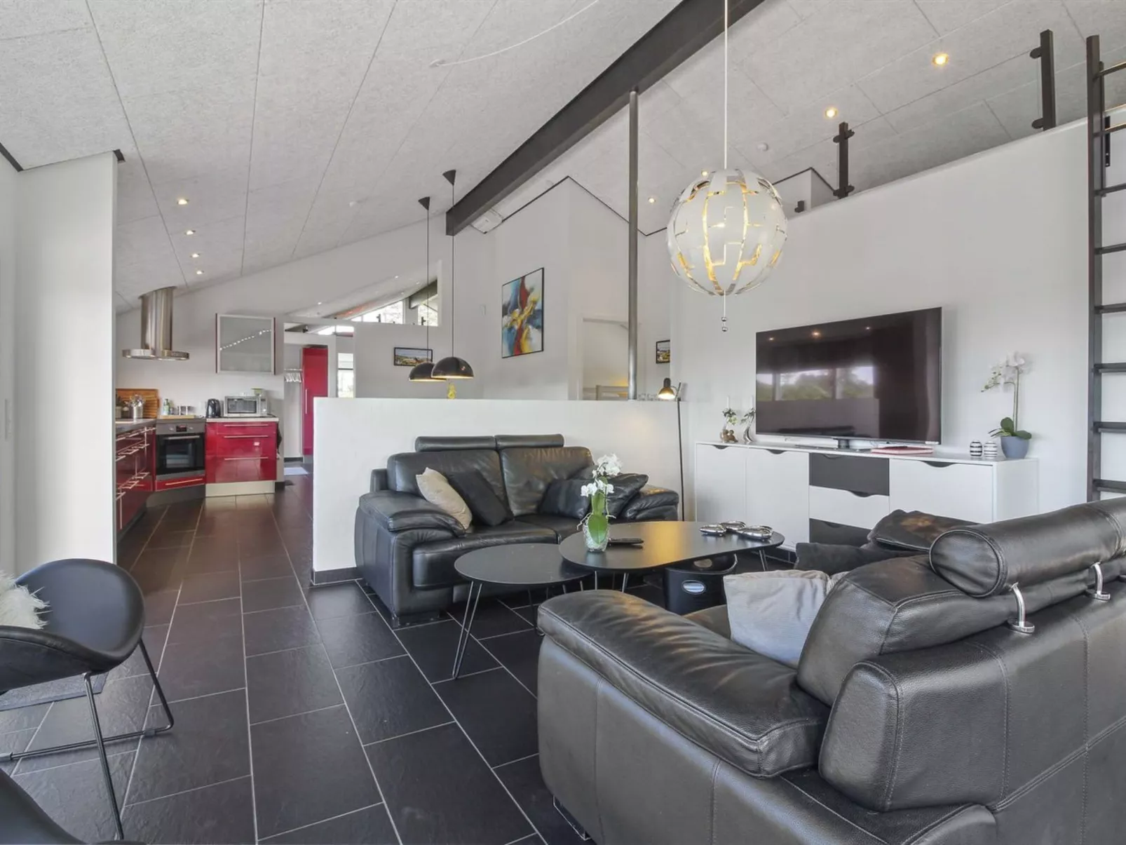 "Minna" - 975m from the sea-Binnen