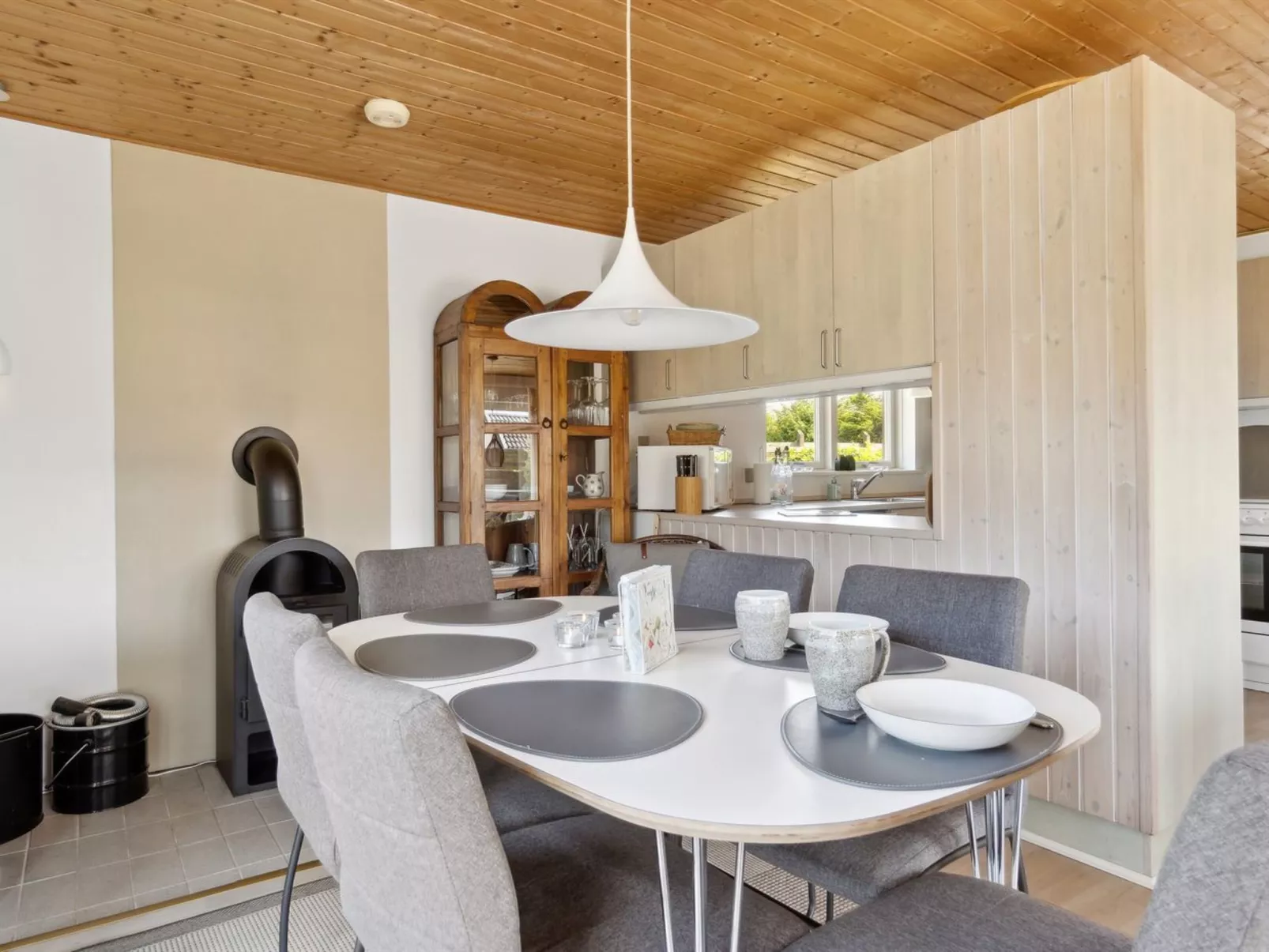 "Onni" - 1km from the sea-Binnen