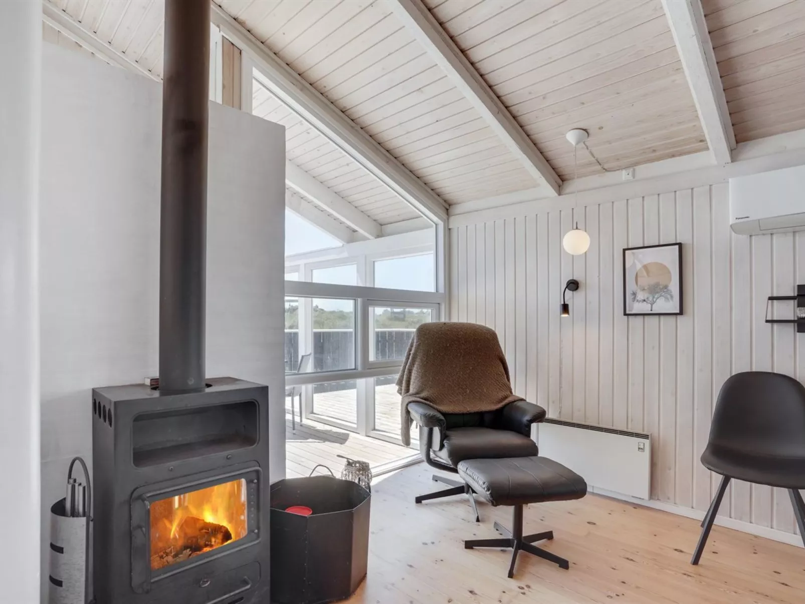 "Randulf" - 450m from the sea-Binnen