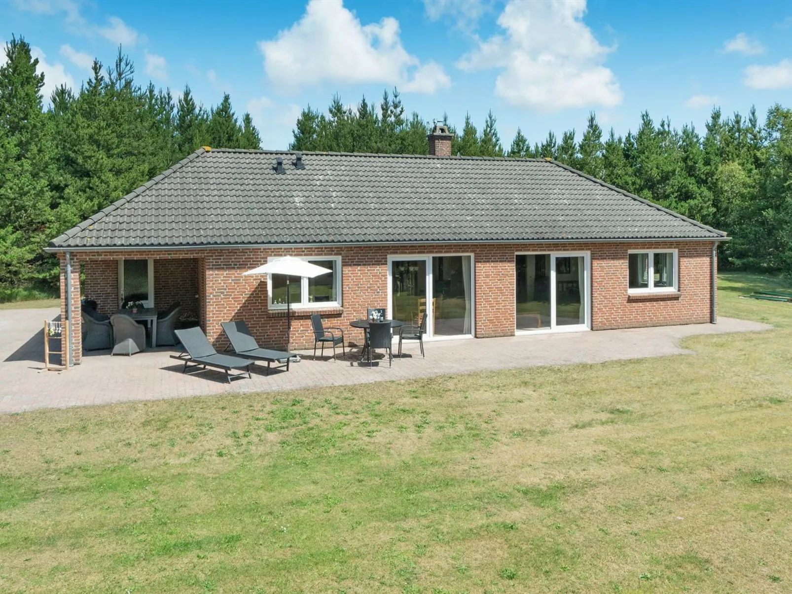 "Arletty" - 1km from the sea-Buiten