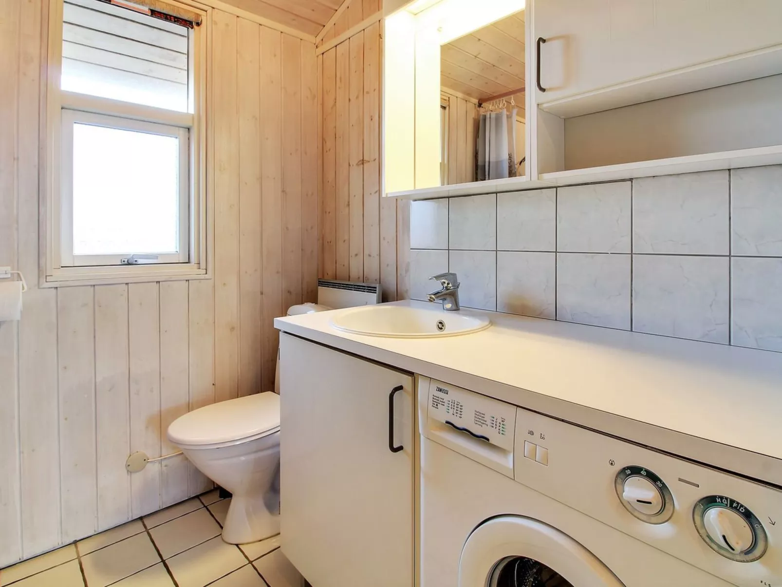 "Elsbeth" - 500m from the sea-Binnen