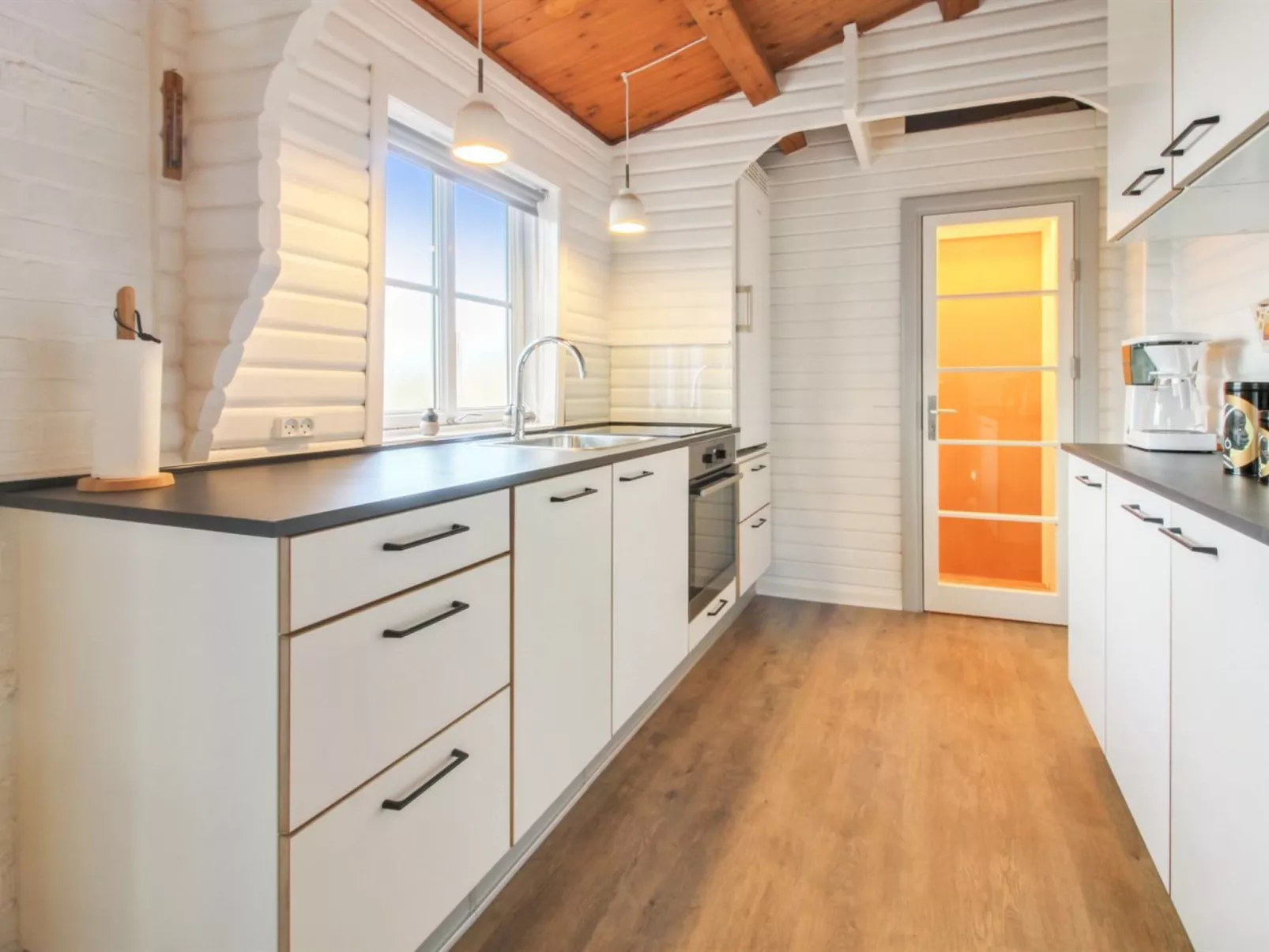 "Hendrine" - 500m from the sea-Binnen