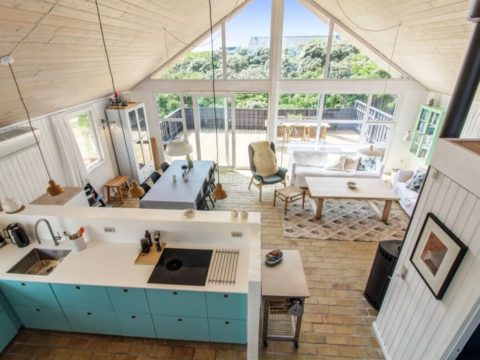 "Harry" - 100m from the sea-Binnen