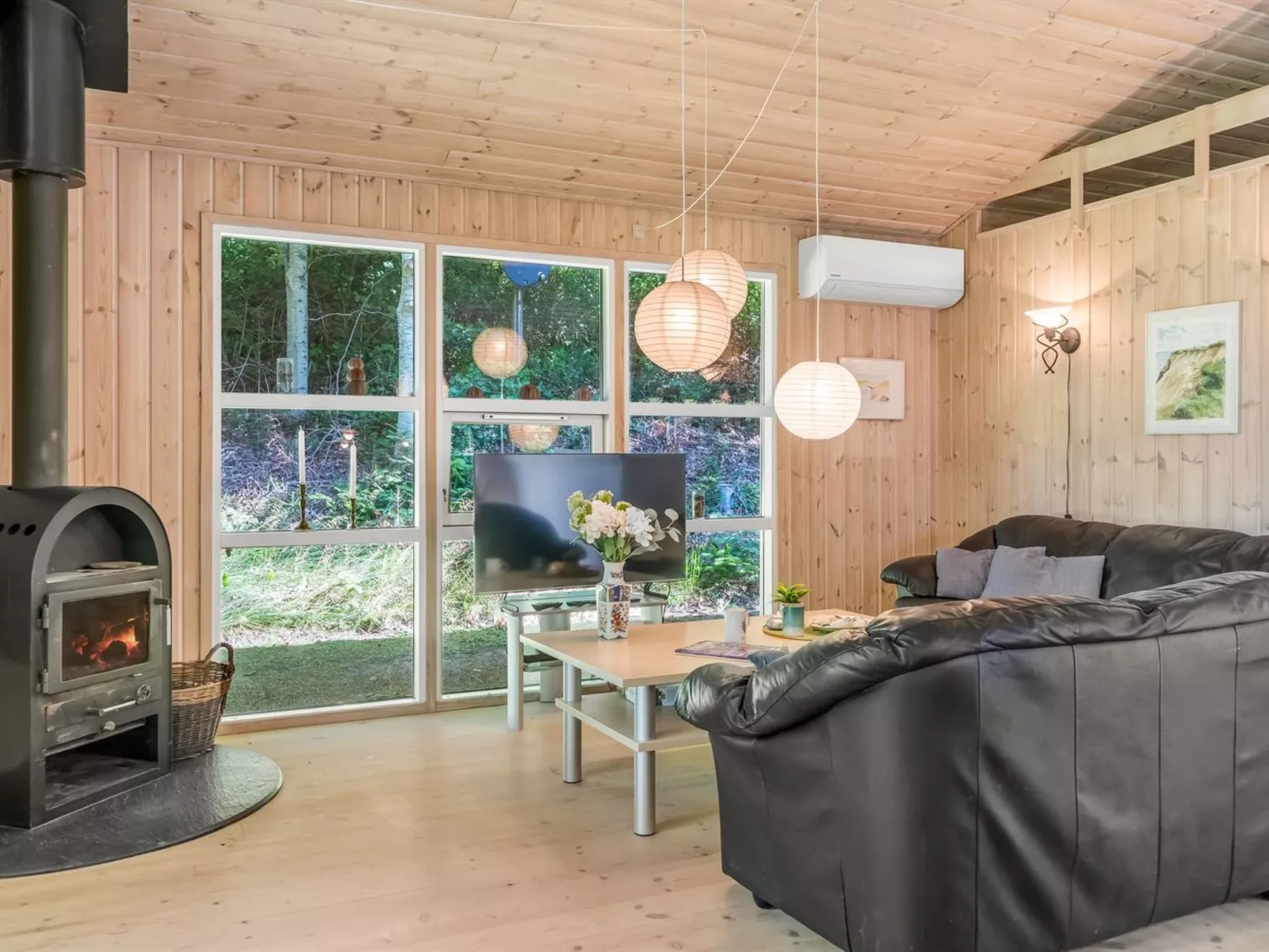 "Ninetta" - 650m from the sea-Binnen