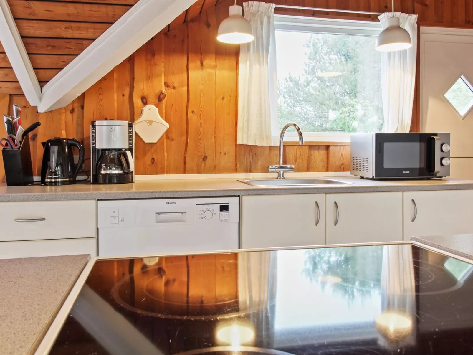 "Sebiorn" - 300m to the fjord-Binnen