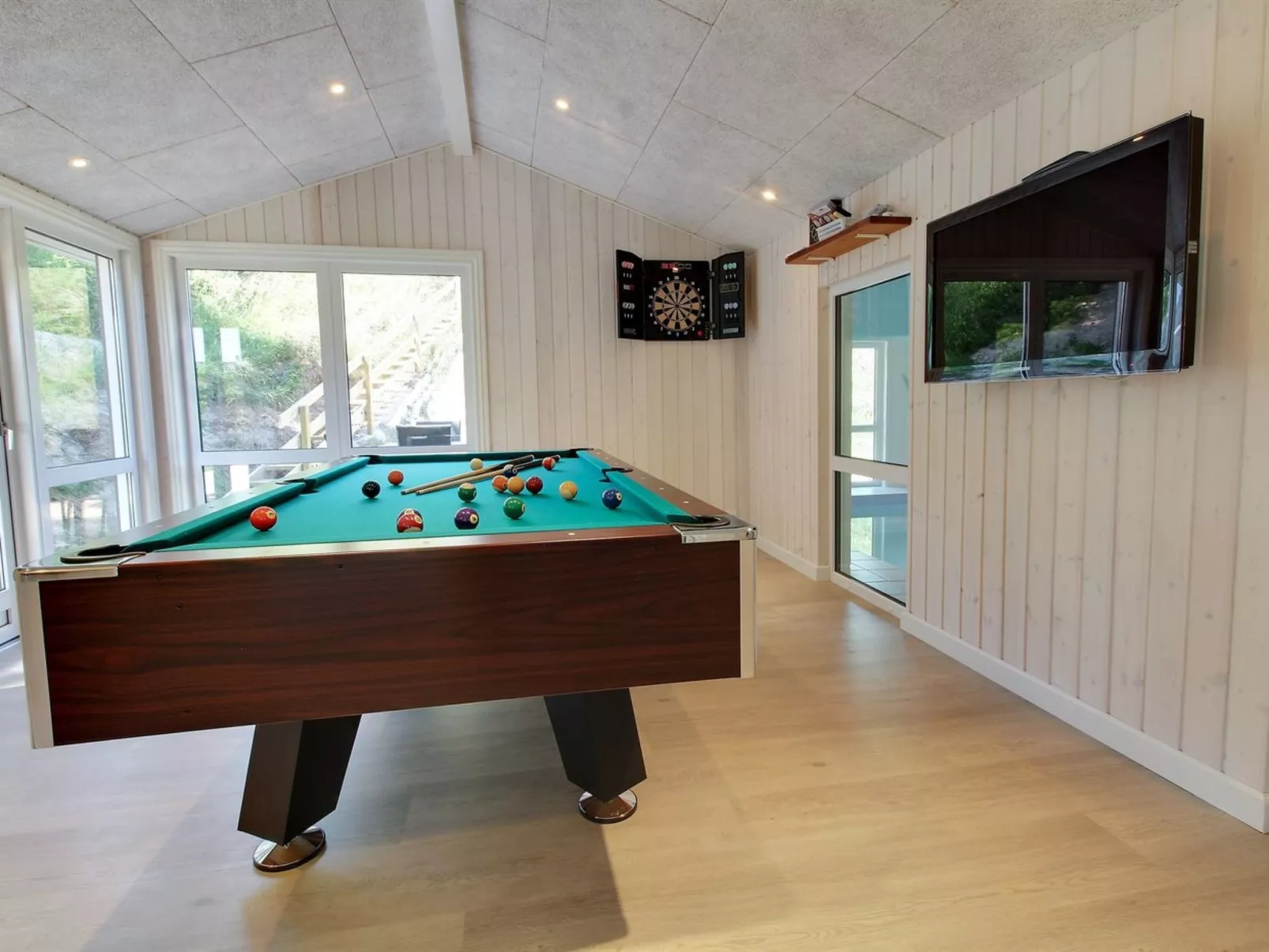 "Sirka" - 200m from the sea-Binnen