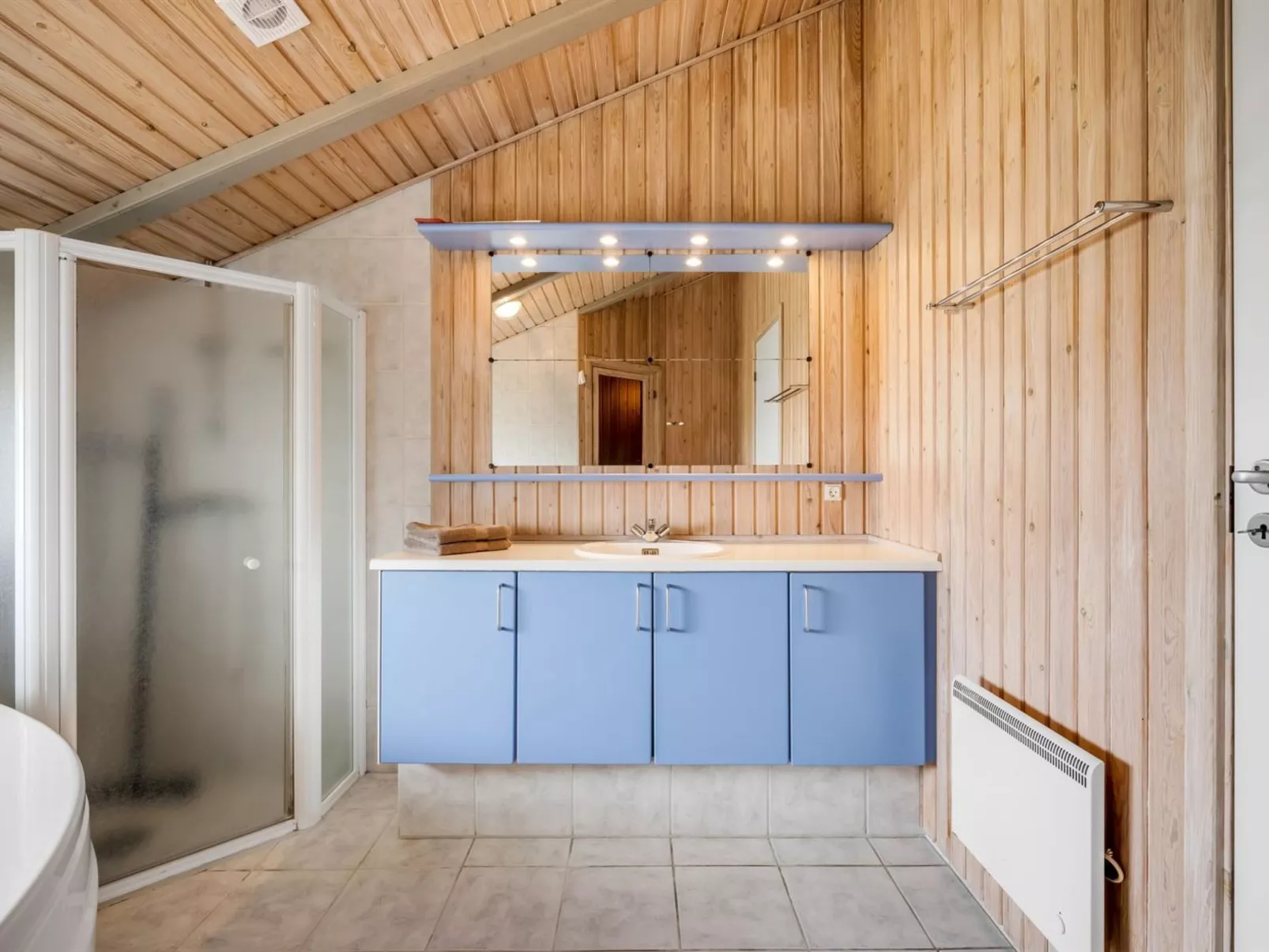 "Skev" - 200m to the fjord-Binnen