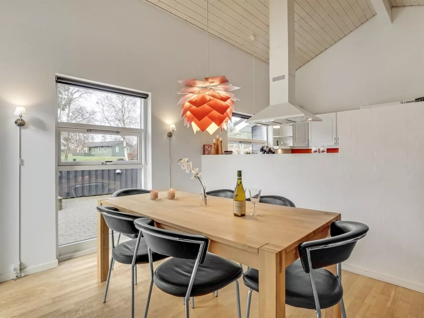 "Karstina" - 1km from the sea-Binnen