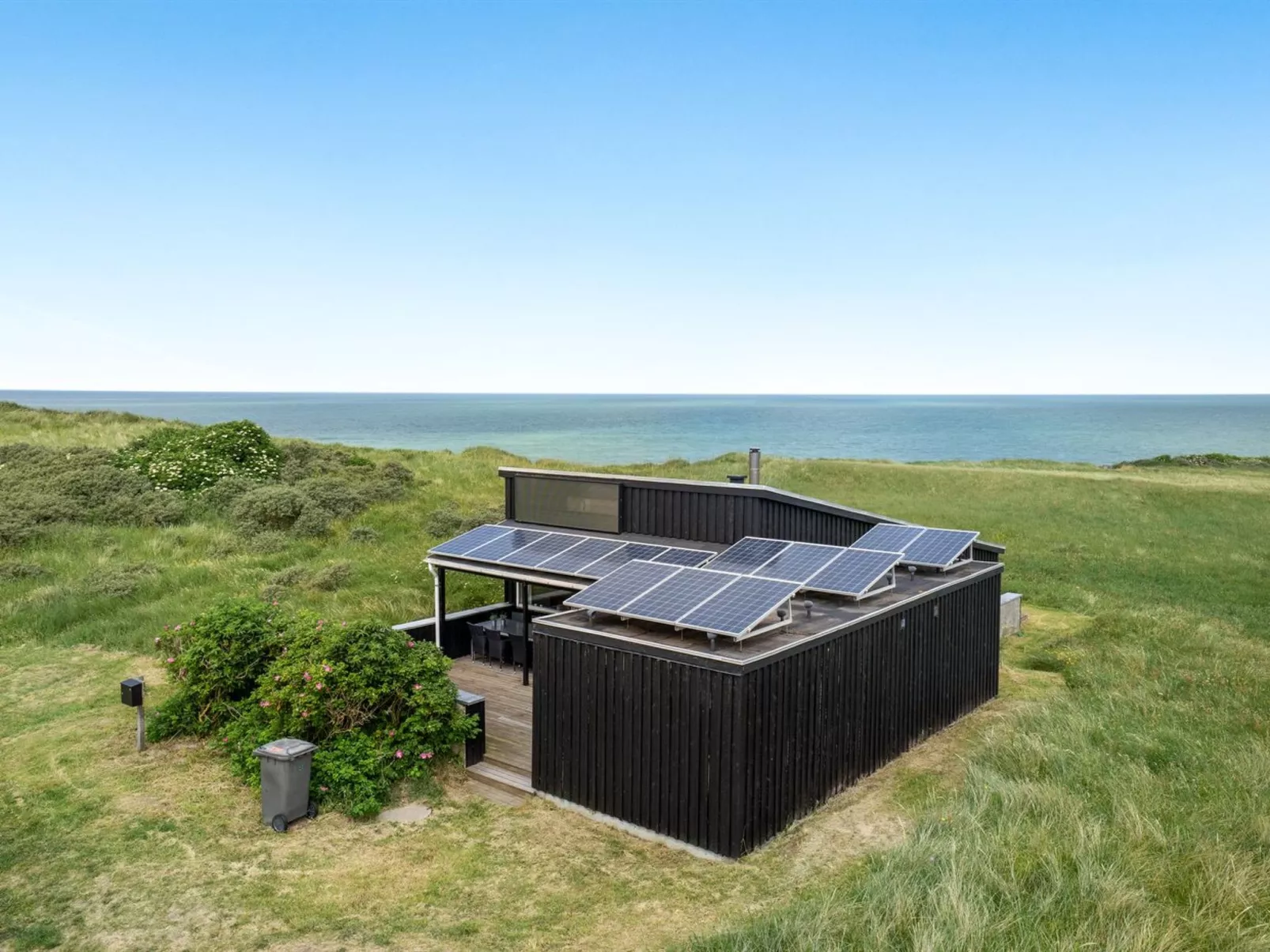 "Mirjami" - 95m from the sea-Buiten