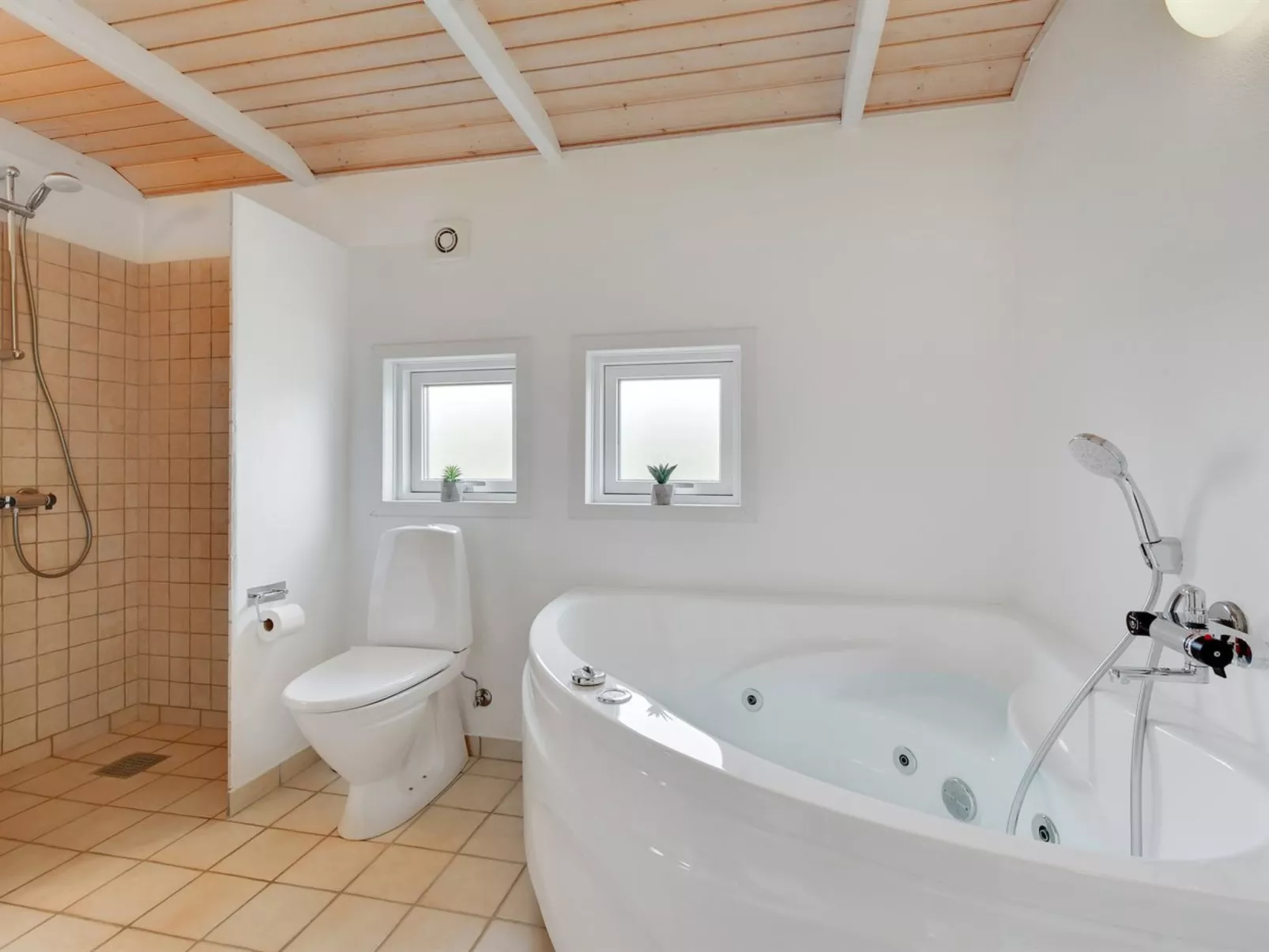 "Deline" - 250m from the sea-Binnen