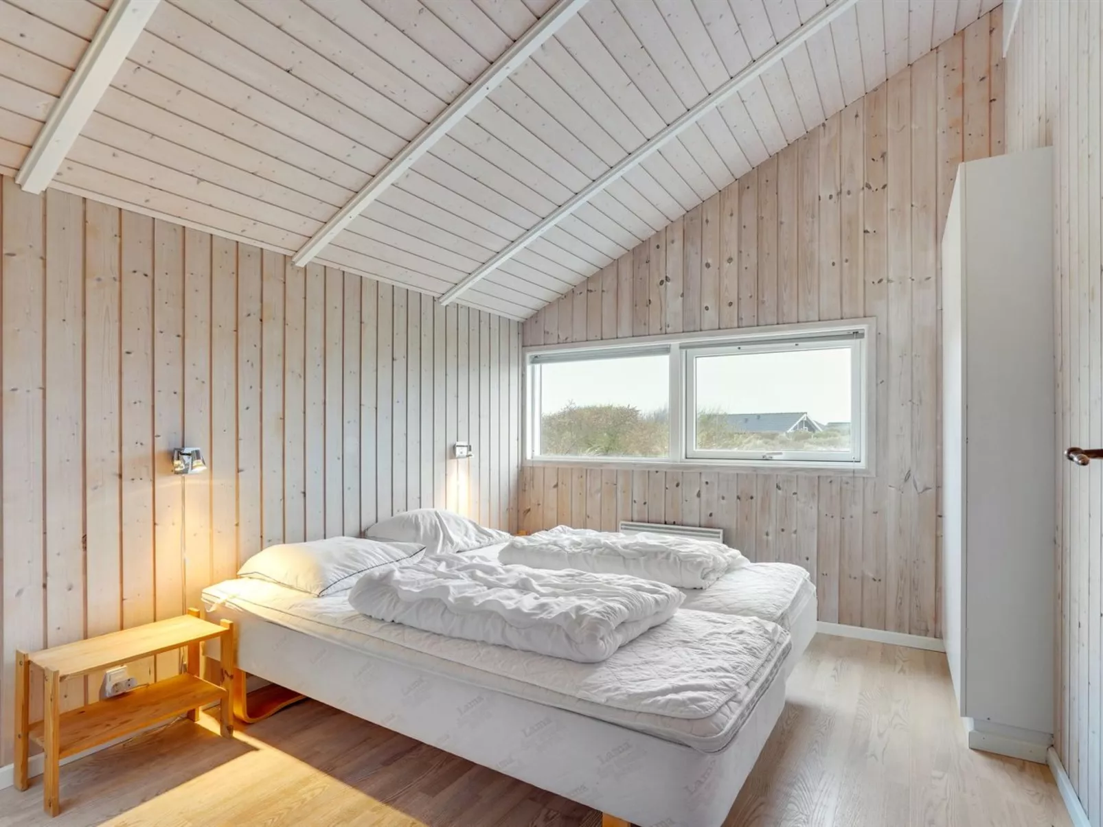 "Patrick" - 300m from the sea-Binnen