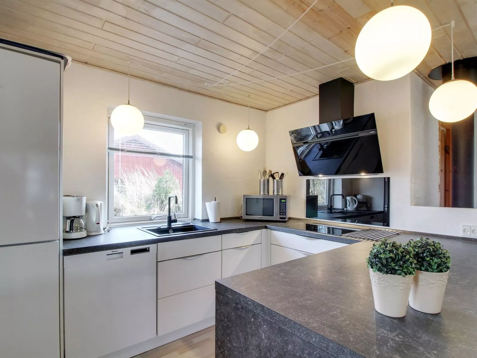 "Partenij" - 1km from the sea-Binnen