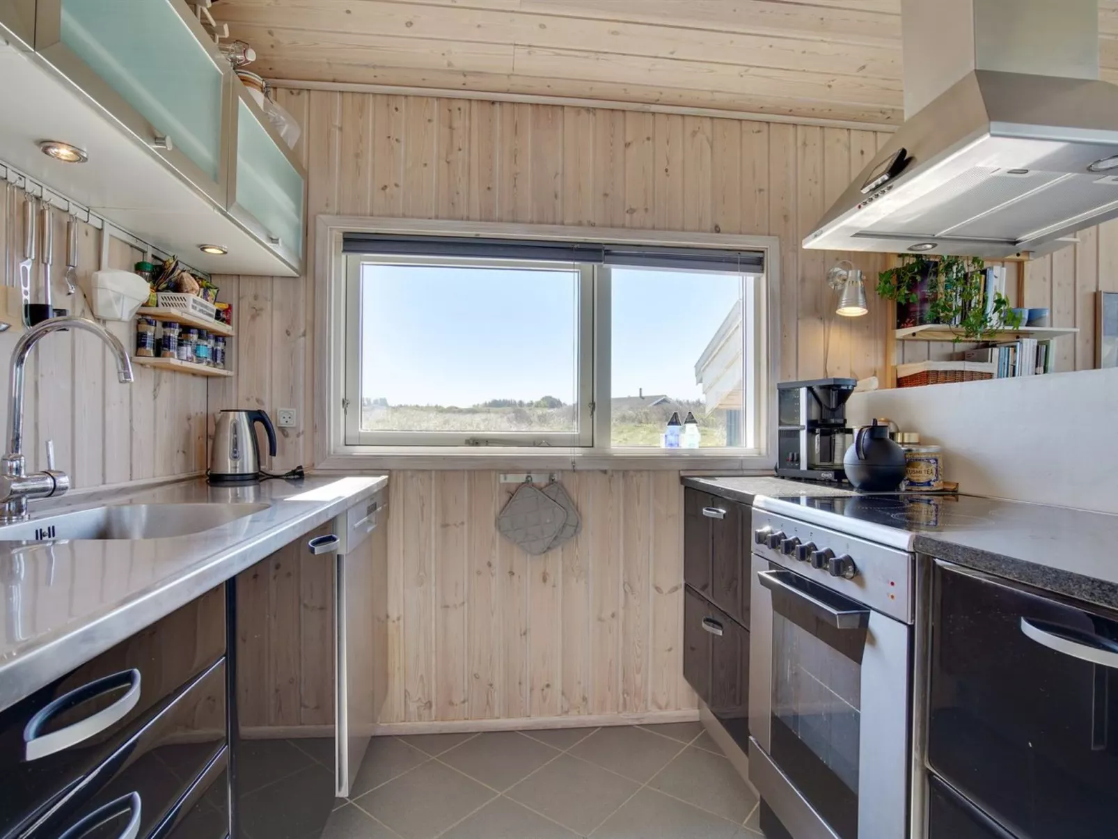 "Gila" - 250m from the sea-Binnen