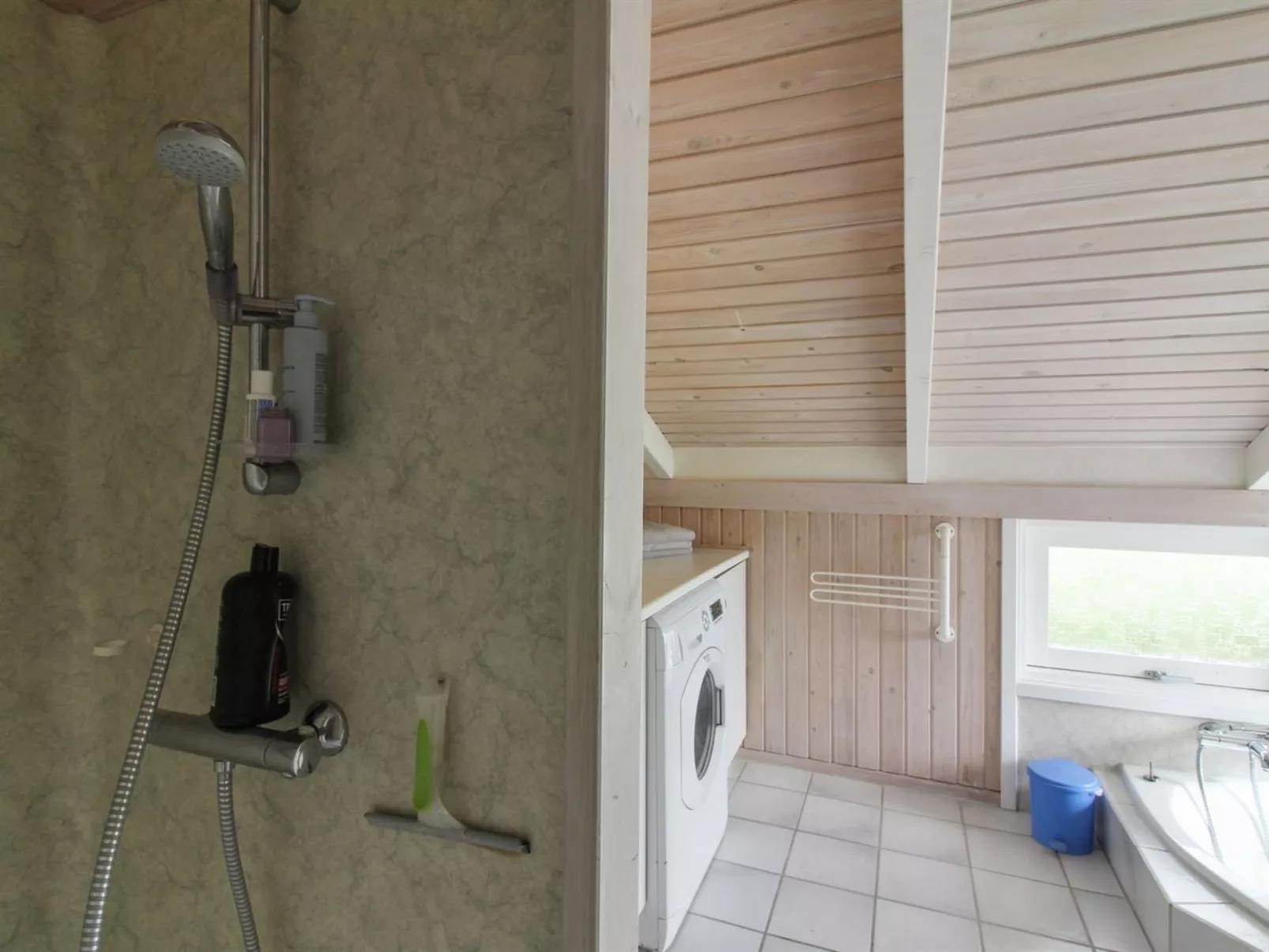 "Sixten" - 450m from the sea-Binnen