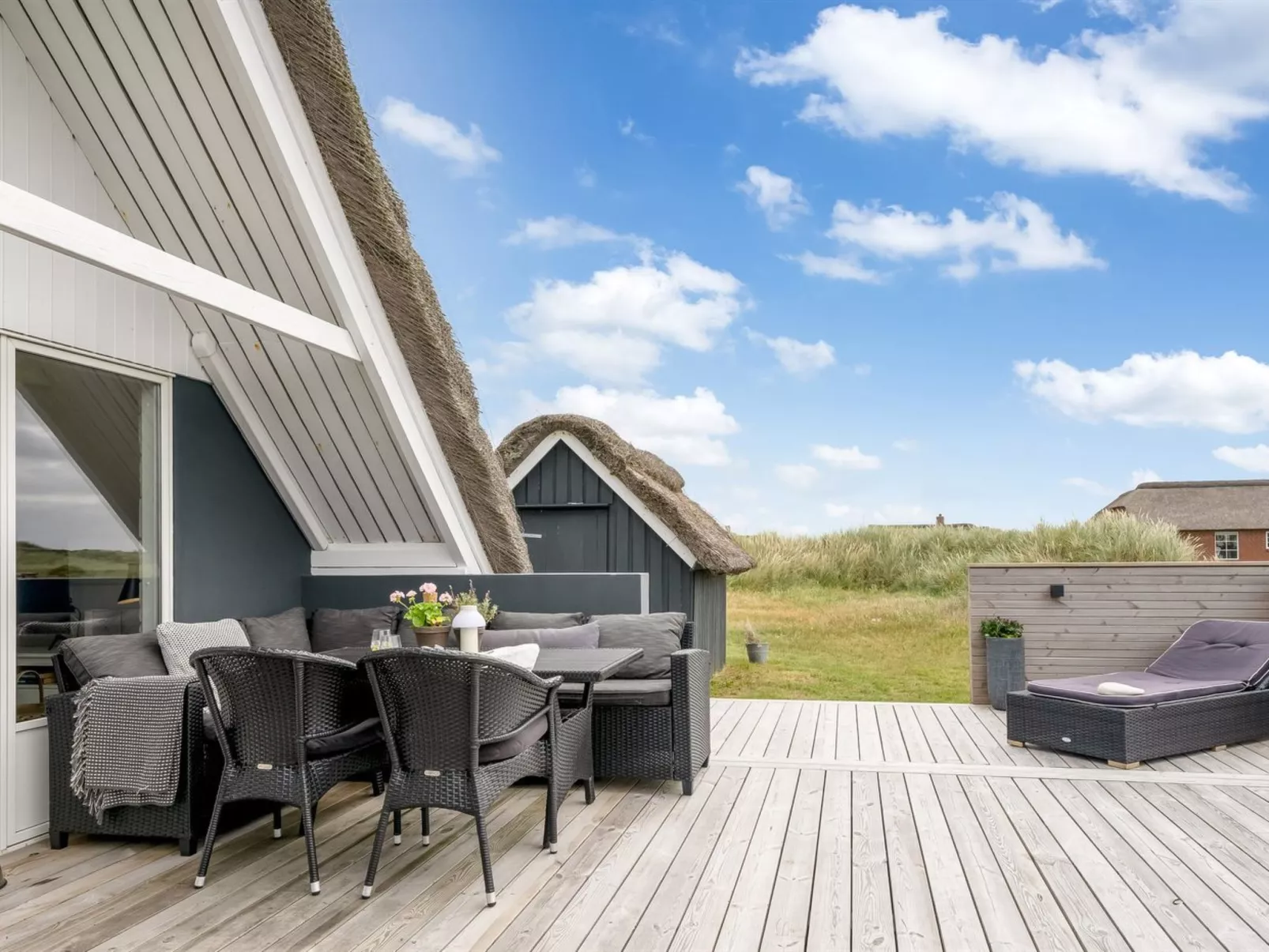 "Hen" - 400m from the sea-Buiten