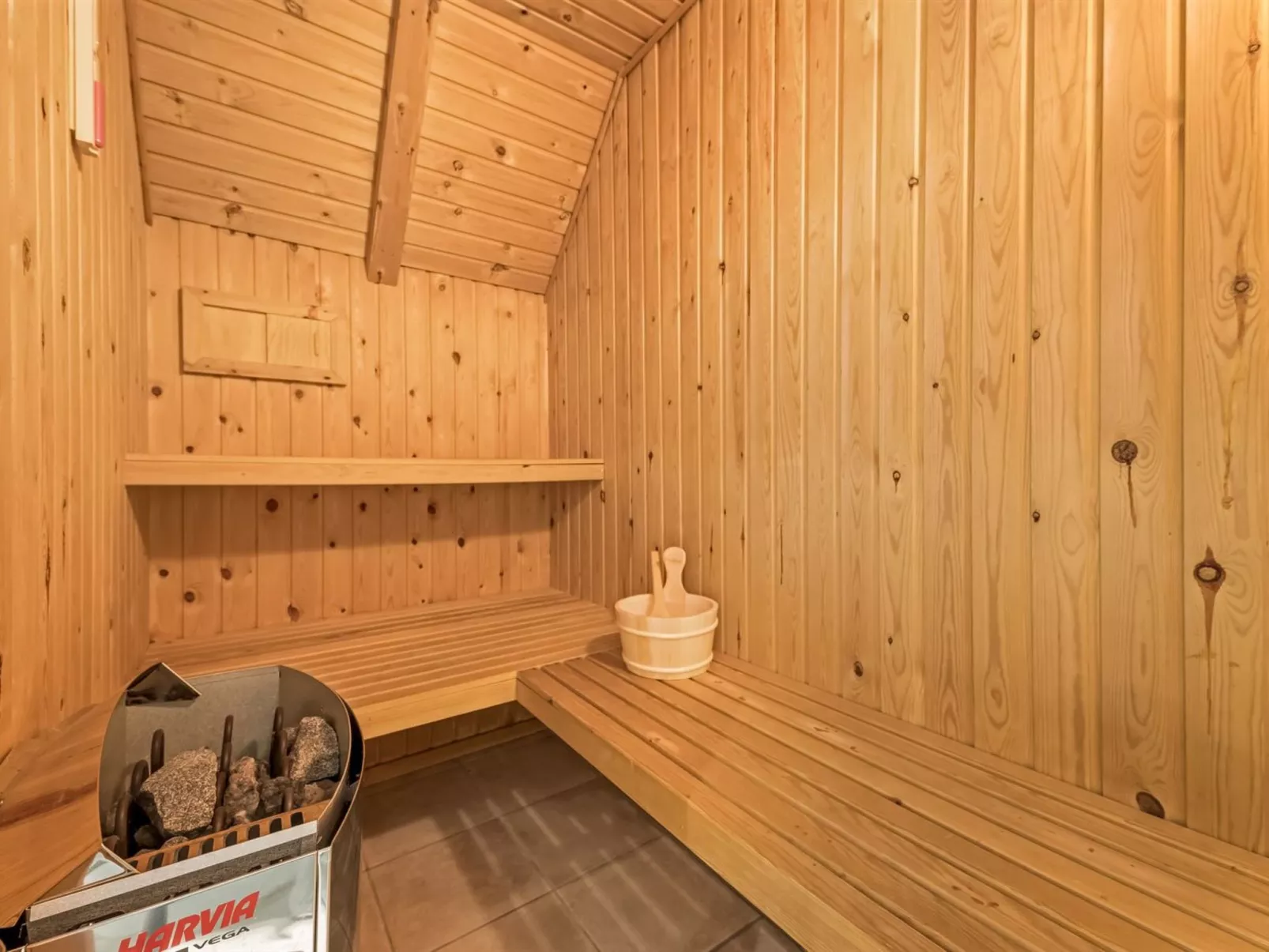 "Arttu" - 2.4km from the sea-Binnen