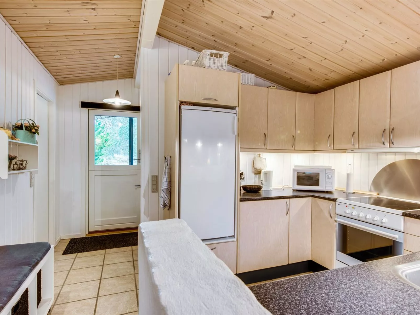 "Emeline" - 1.7km from the sea-Binnen