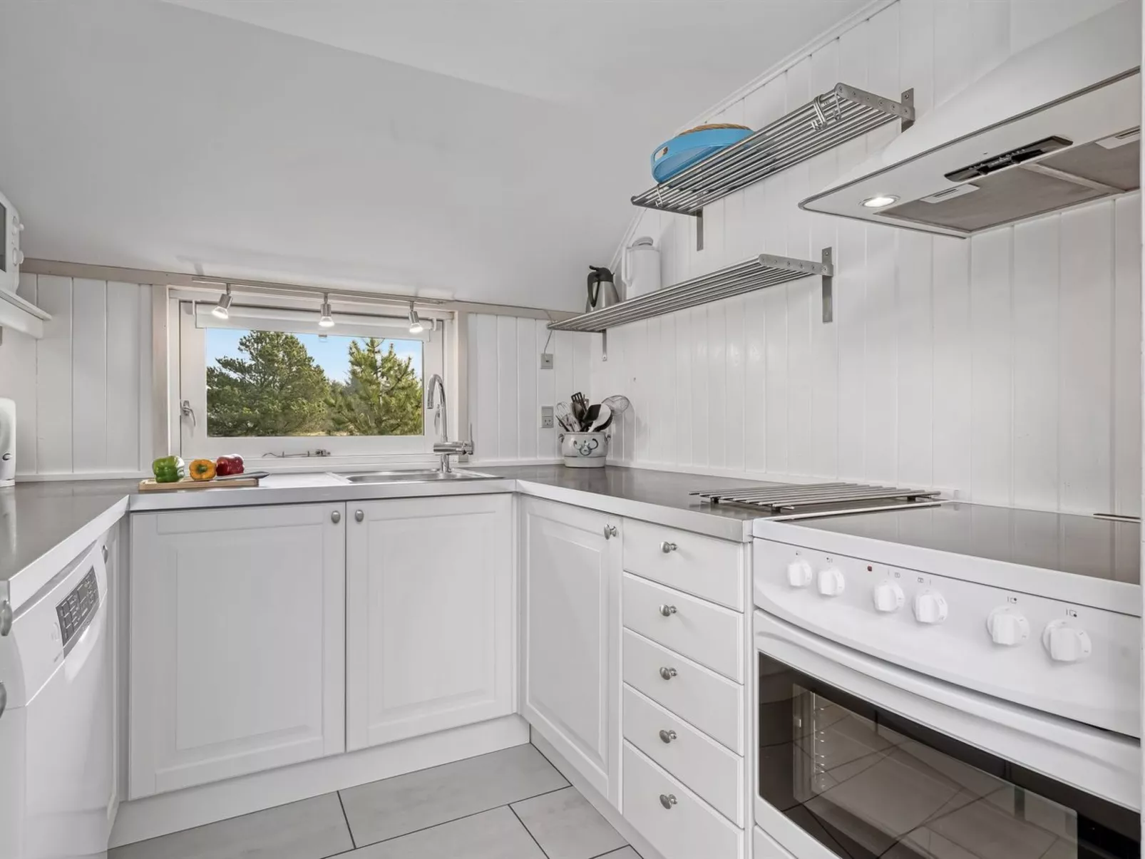 "Kenny" - 1.2km from the sea-Binnen