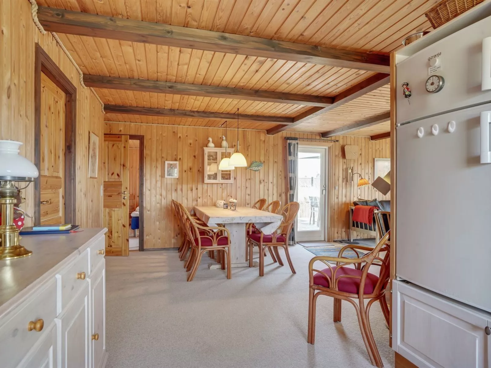 "Edna" - 800m from the sea-Binnen