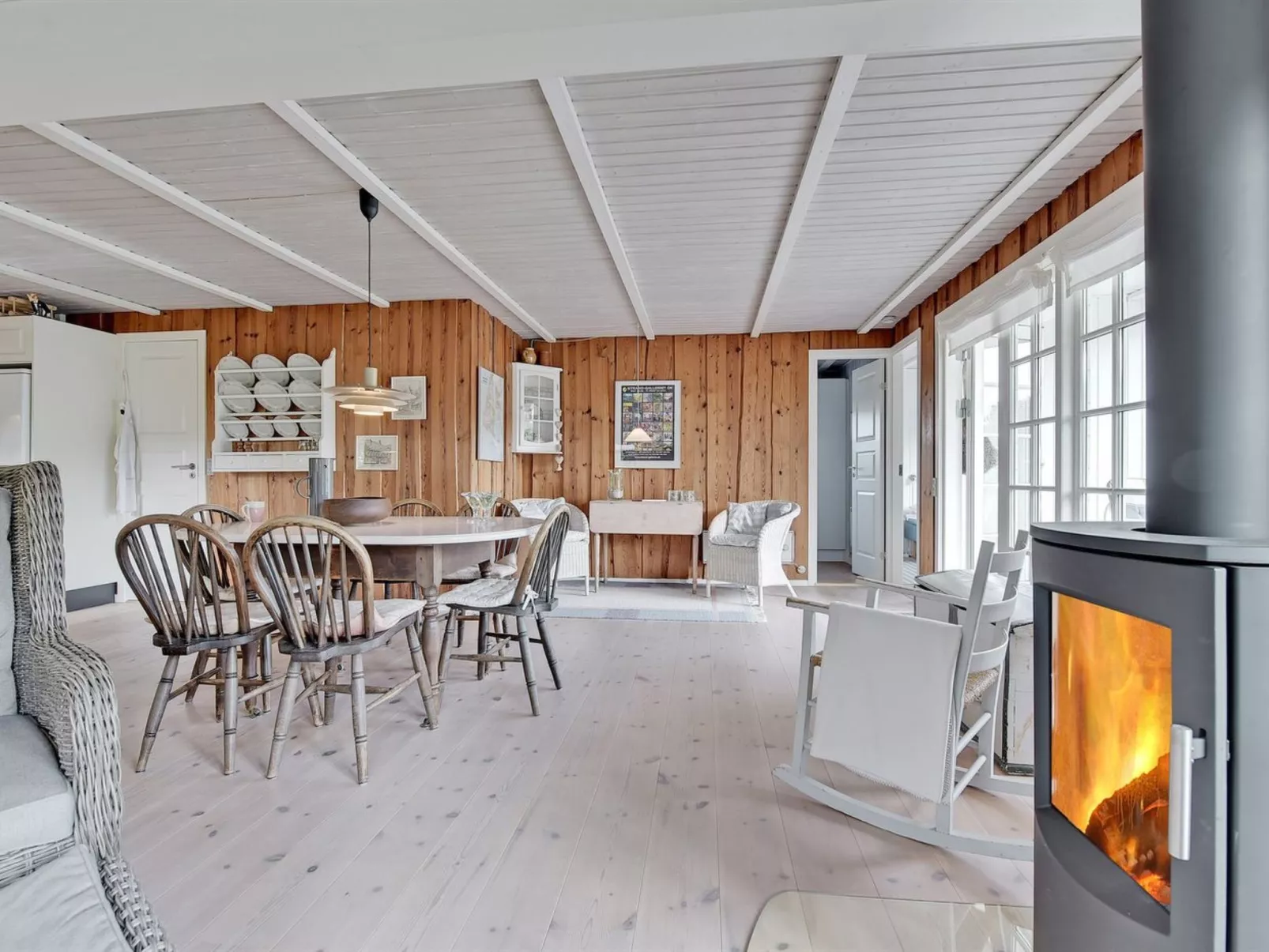 "Dines" - 1km from the sea-Binnen