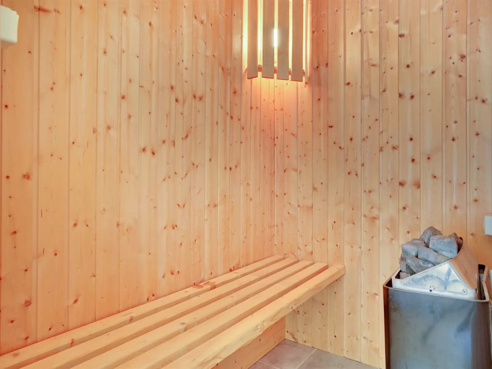 "Micke" - 3.2km from the sea-Binnen