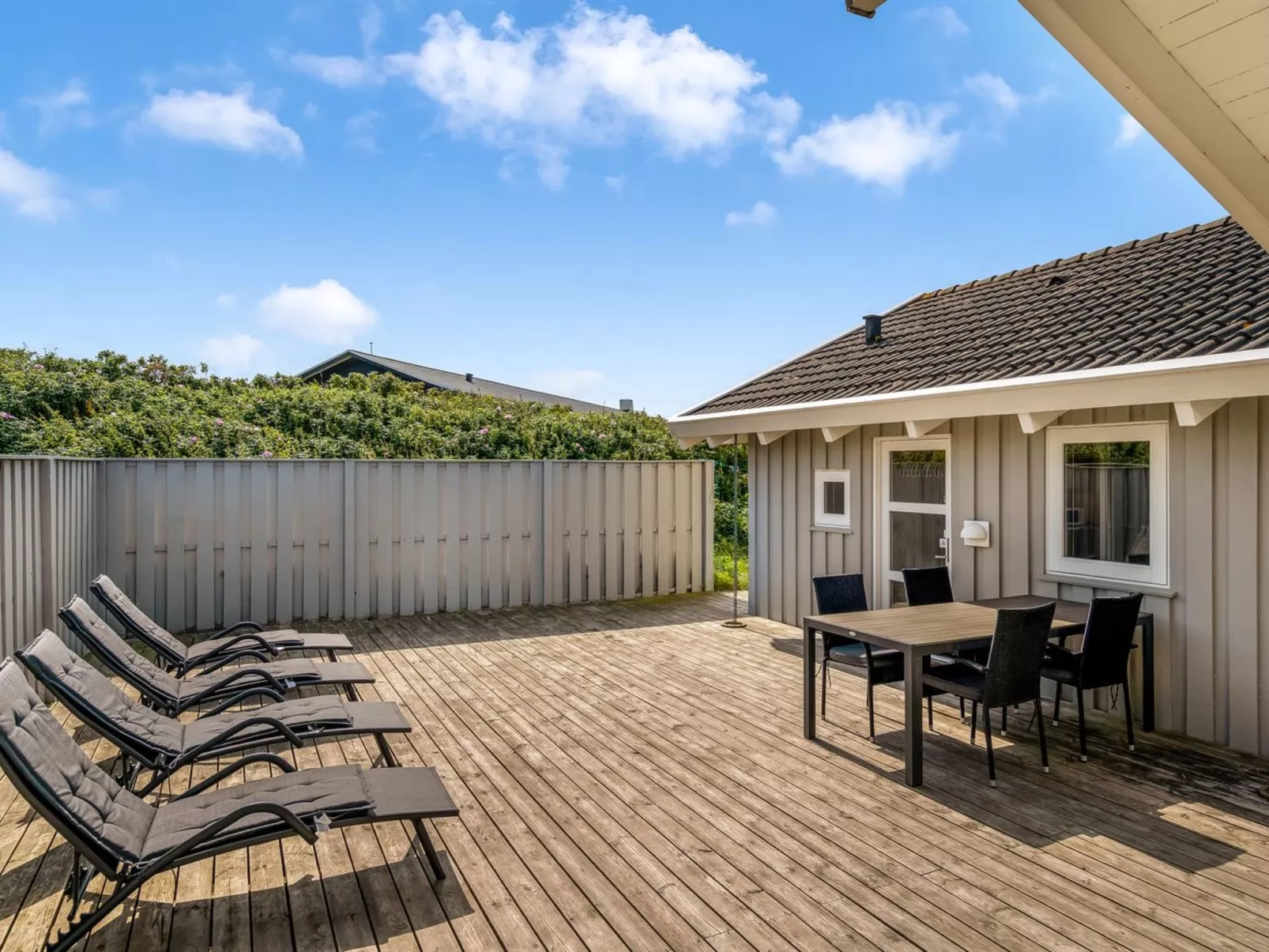 "Anne" - 100m from the sea-Buiten