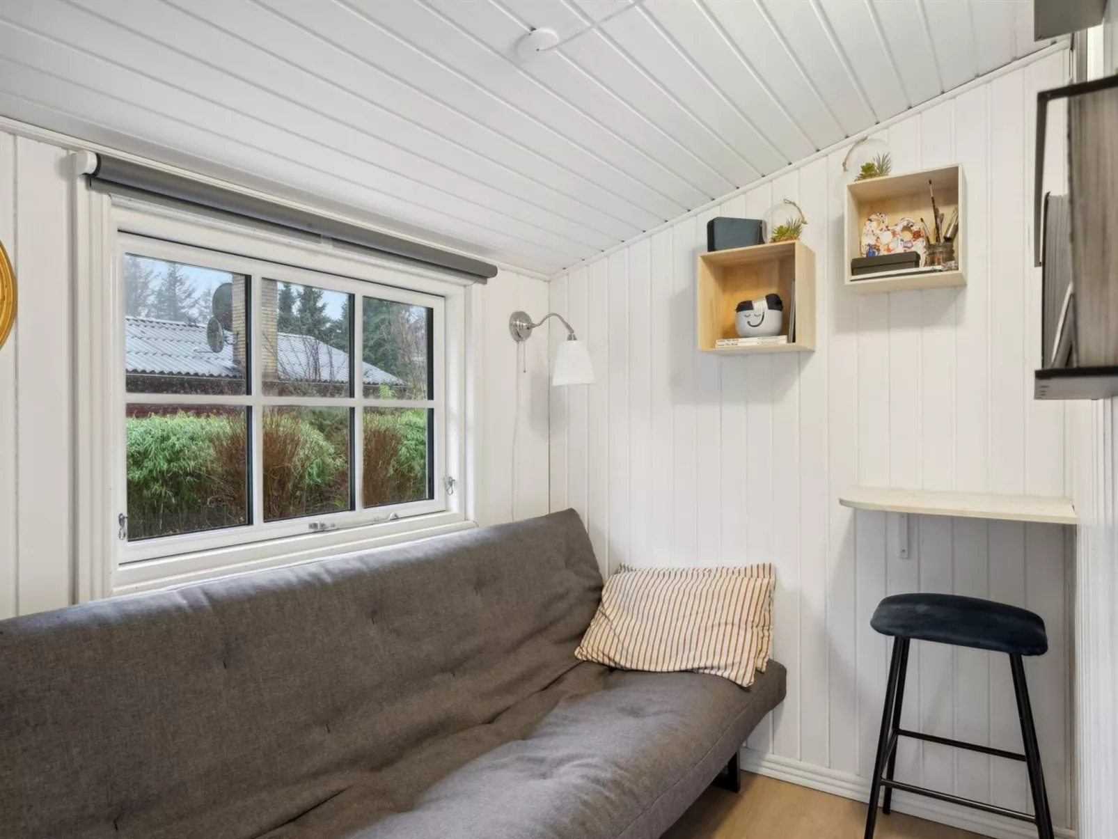 "Astrid" - 875m from the sea-Binnen