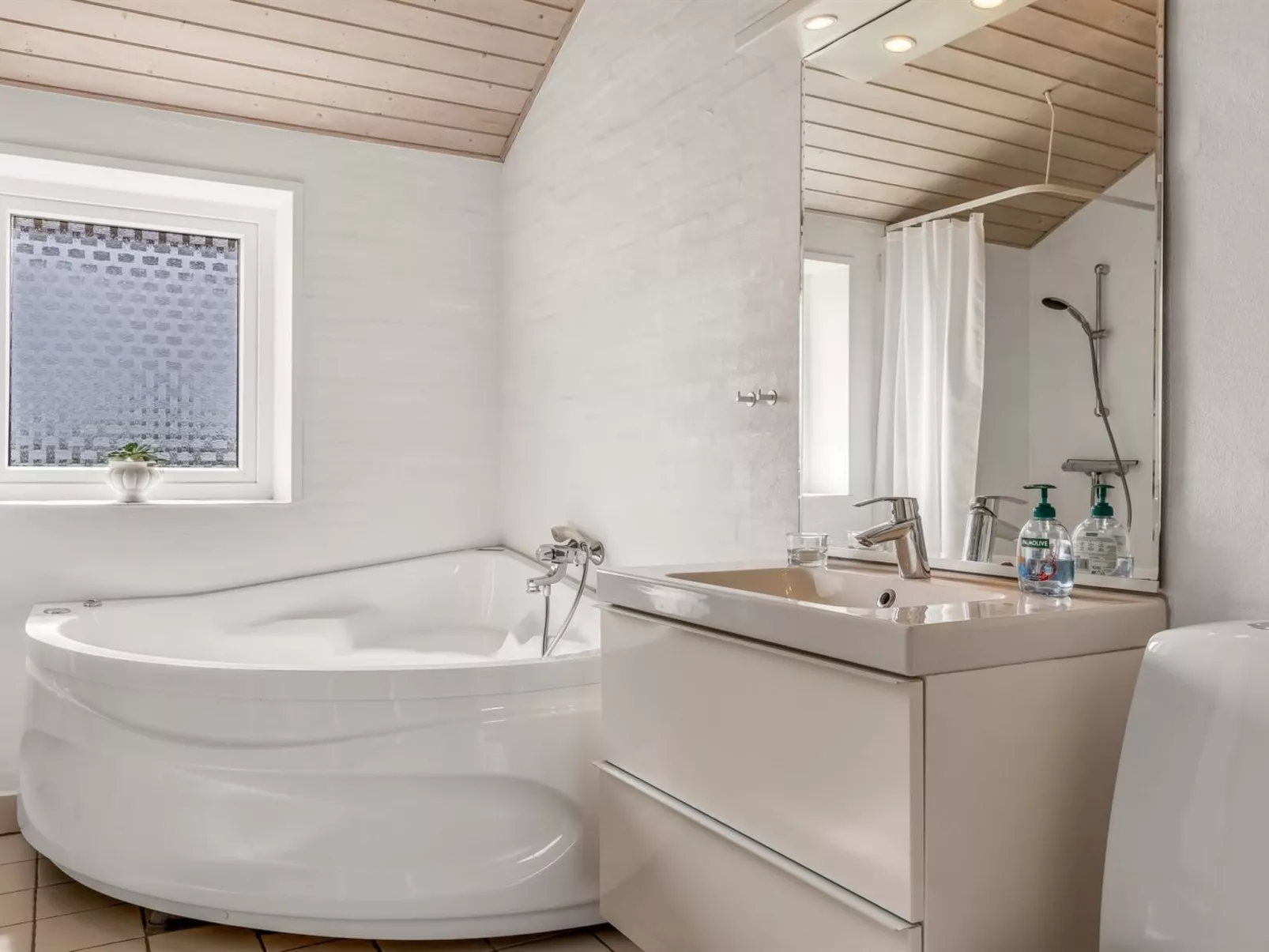 "Gudmar" - 500m from the sea-Binnen