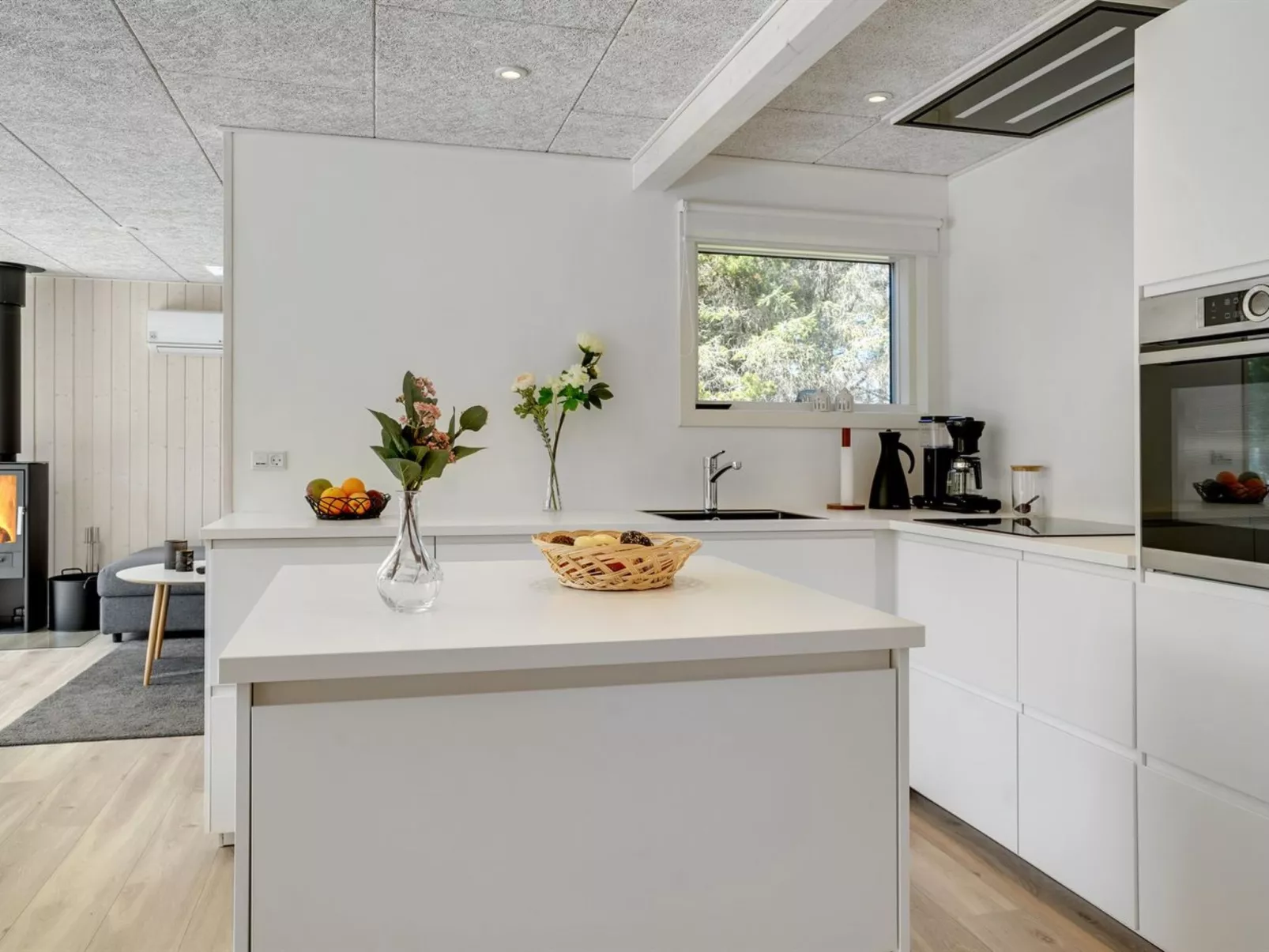 "Arnetta" - 1.5km from the sea-Binnen