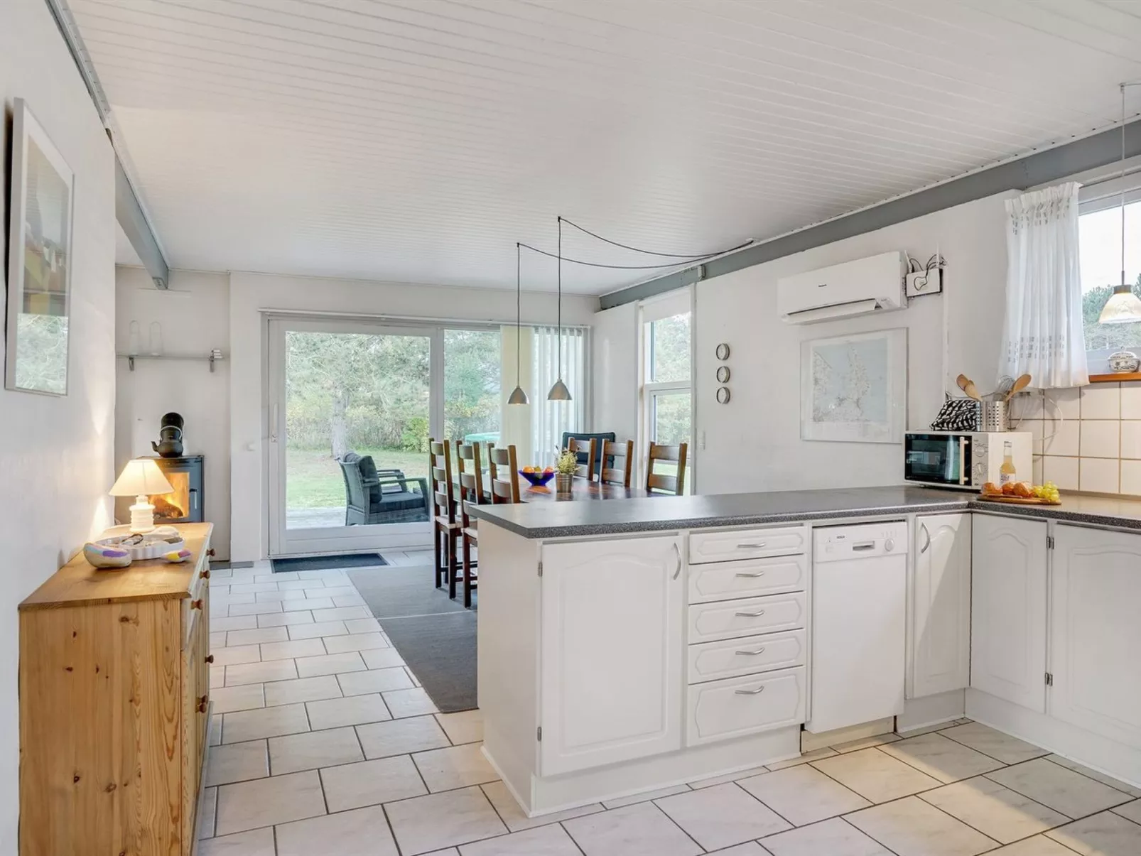 "Torhild" - 150m from the sea-Binnen