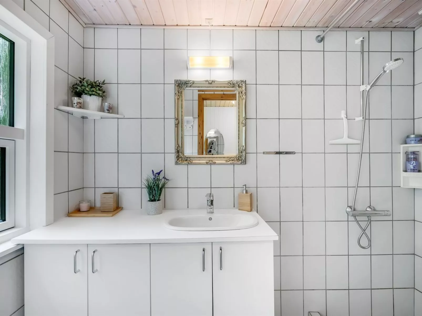 "Fergie" - 400m from the sea-Binnen