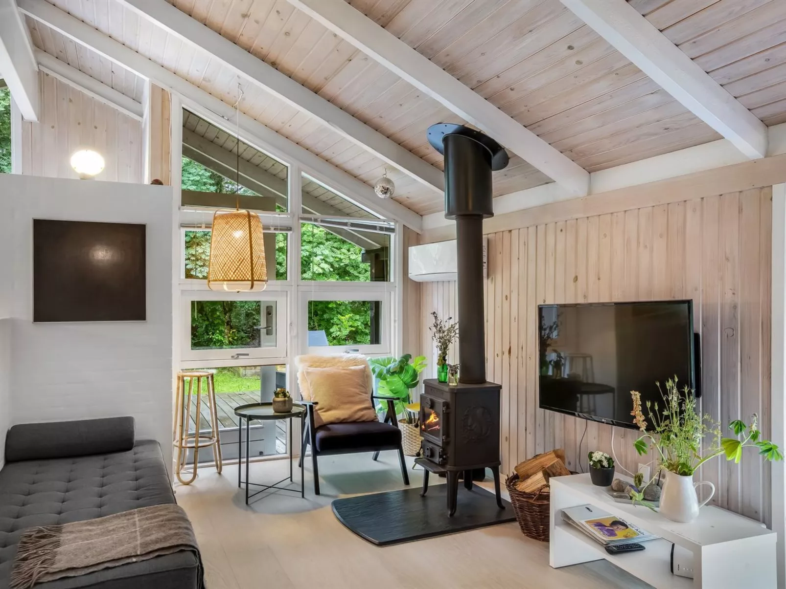 "Lovis" - 600m from the sea-Binnen