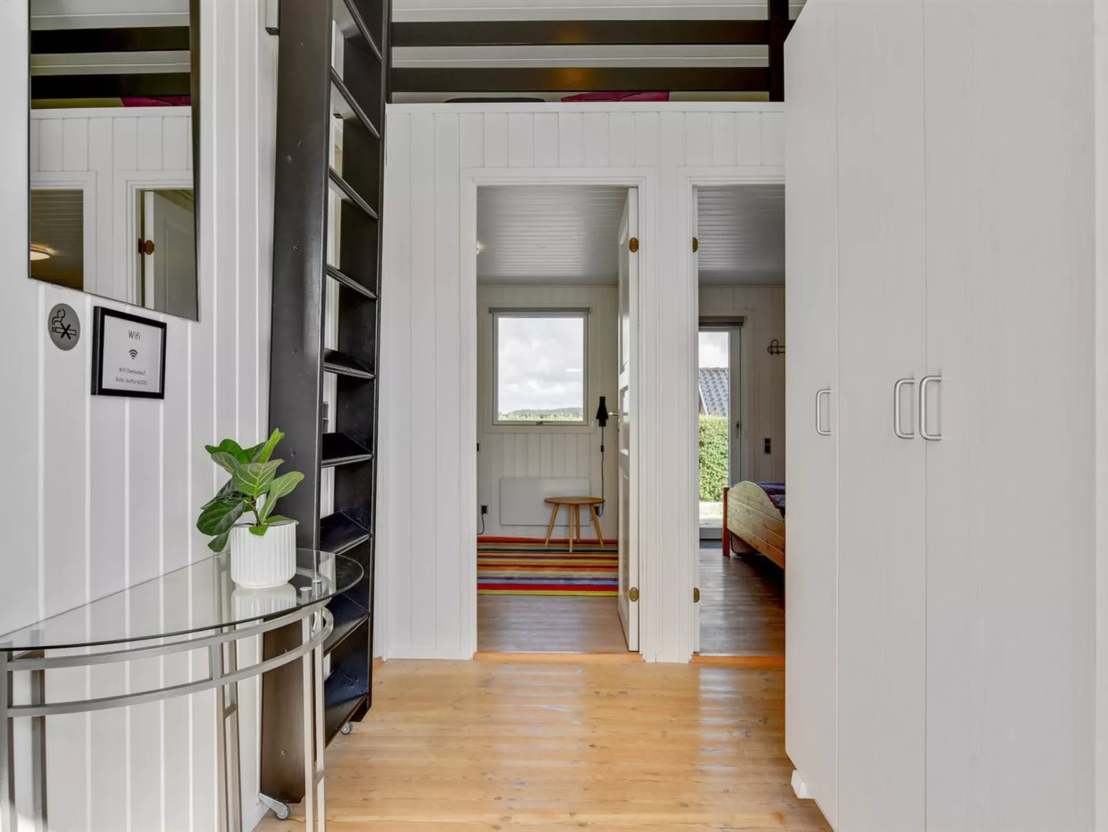 "Beowulf" - 200m from the sea-Binnen