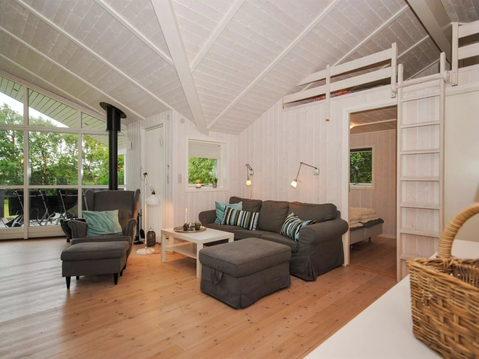 "Evelina" - 150m to the fjord-Binnen