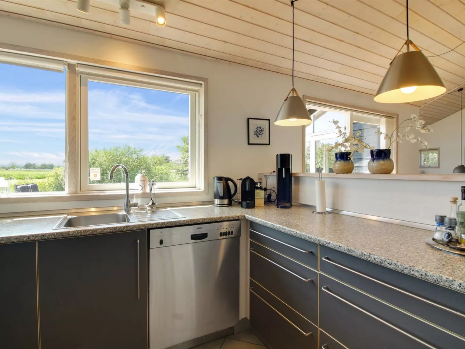 "Hampus" - 500m from the sea-Binnen