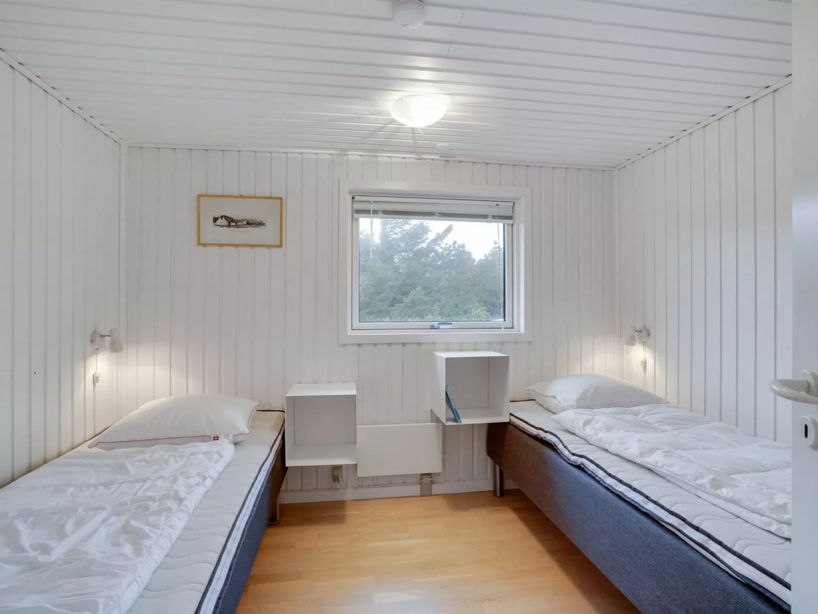 "Carelle" - 300m from the sea-Binnen