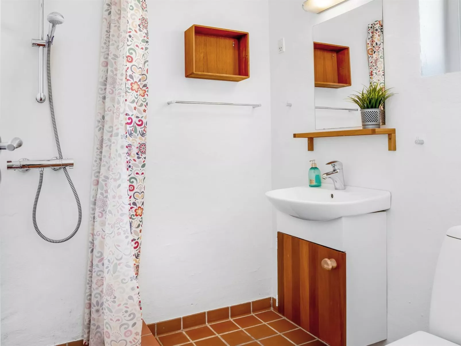 "Adla" - 450m from the sea-Binnen