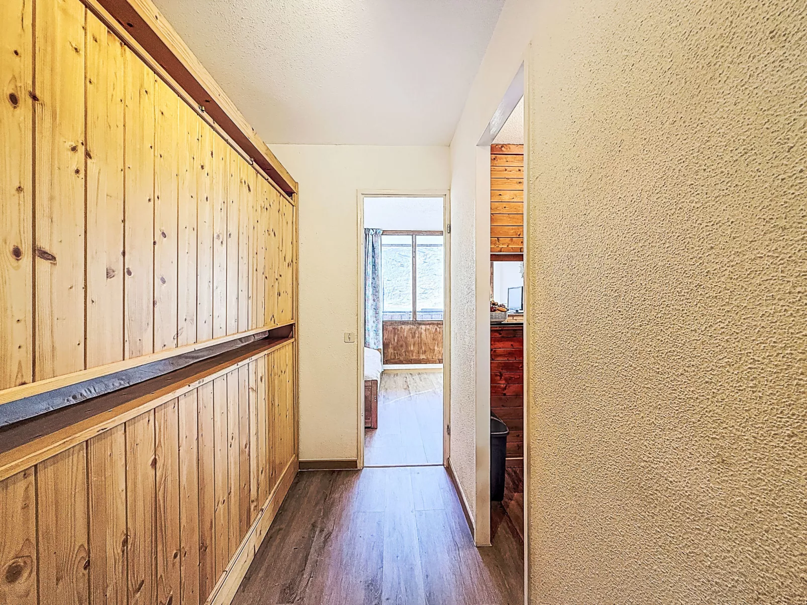 Rond Point des Pistes (Val Claret)-Binnen