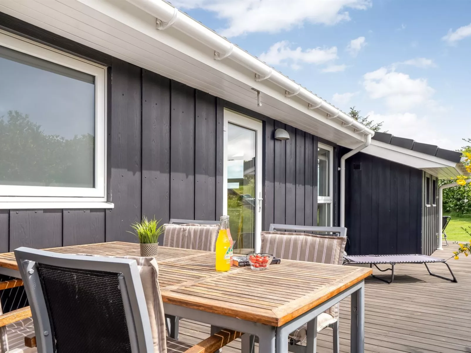 "Tanna" - 330m to the fjord-Buiten