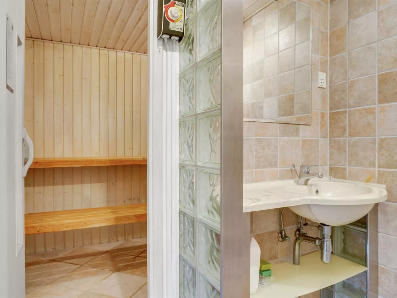 "Alfhild" - 297m from the sea-Binnen