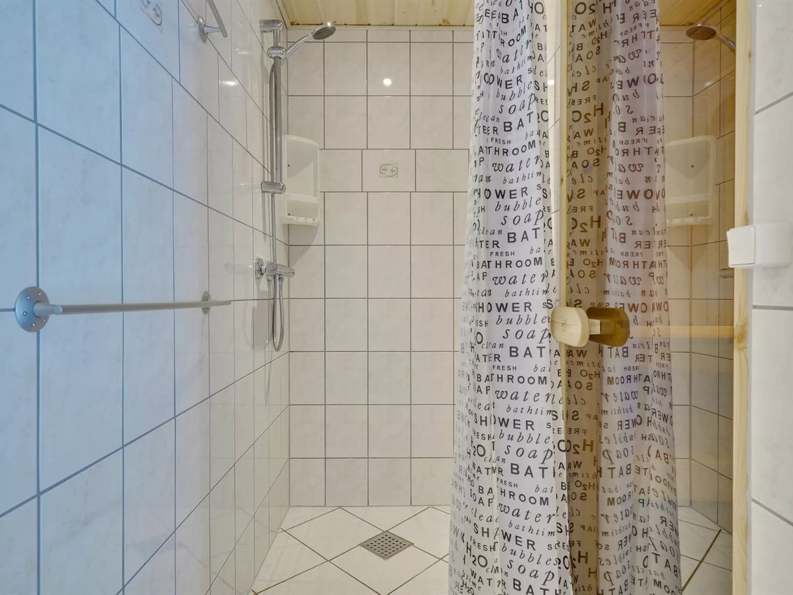 "Sora" - 2km from the sea-Binnen