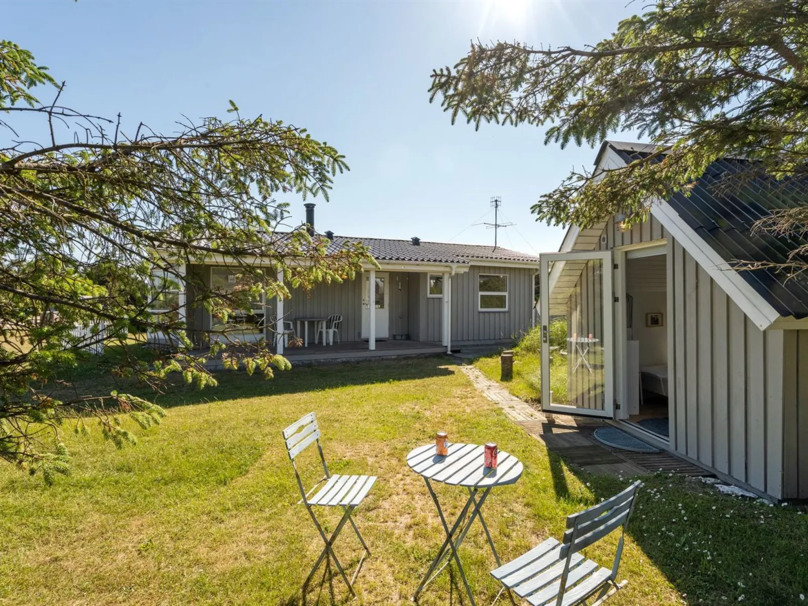 "Majgull" - 150m from the sea-Buiten