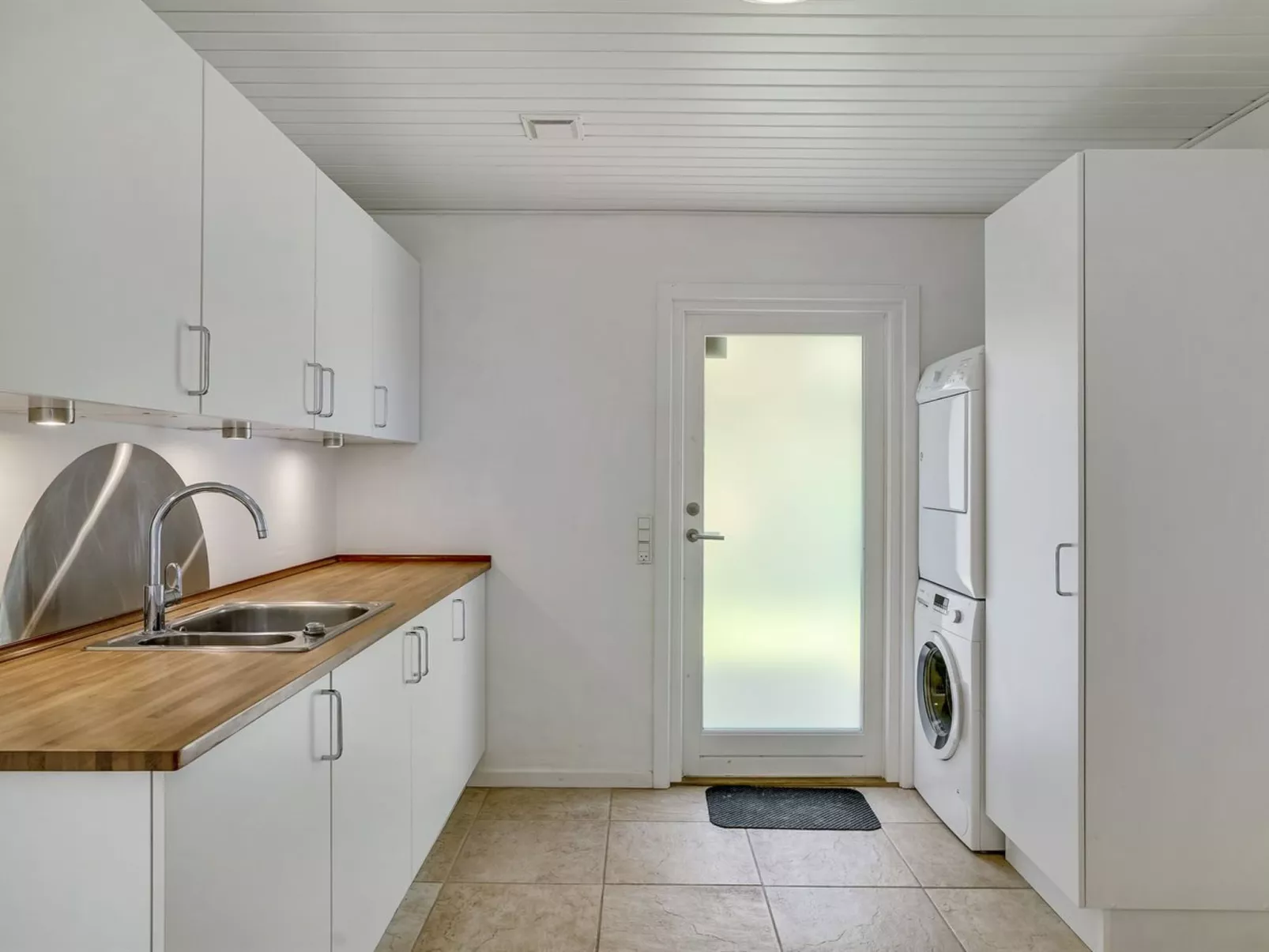 "Vieno" - 2.6km from the sea-Binnen