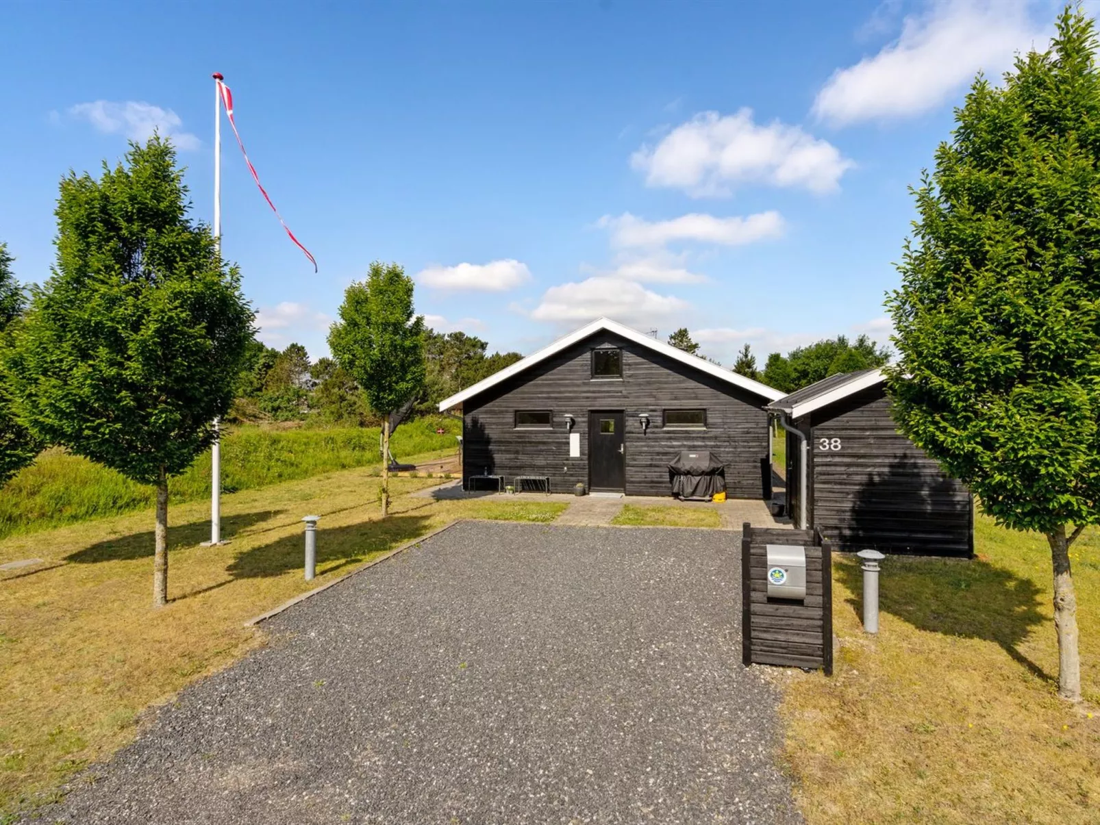 "Veiko" - 1.2km from the sea-Buiten